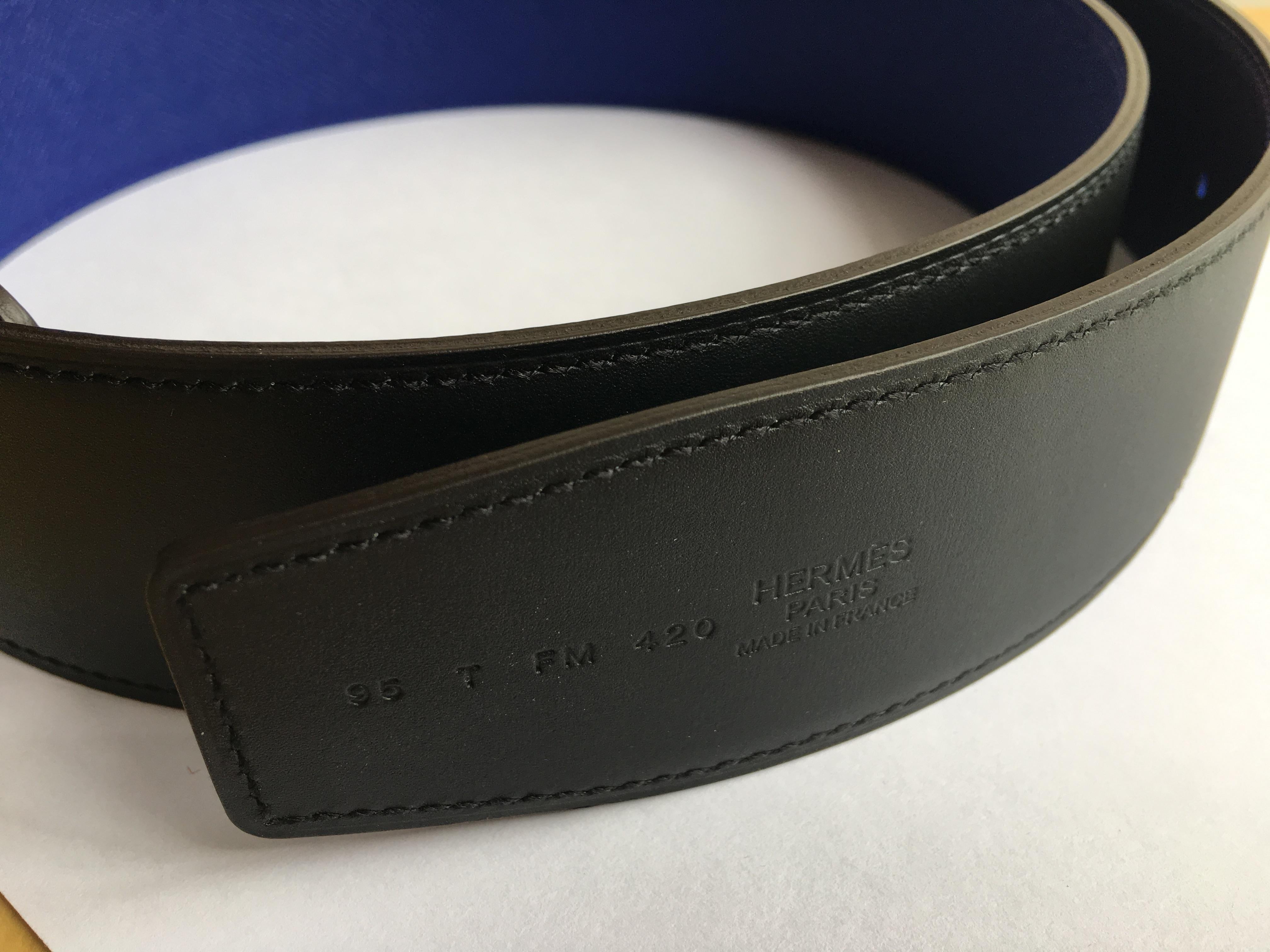 This classic Hermes H belt in reversible Black and Bleu Electrique Epsom leather with the buckle in Gold is brand new with plastic on the hardware and comes with the box.
Width: 42mm
Length: 95cm
