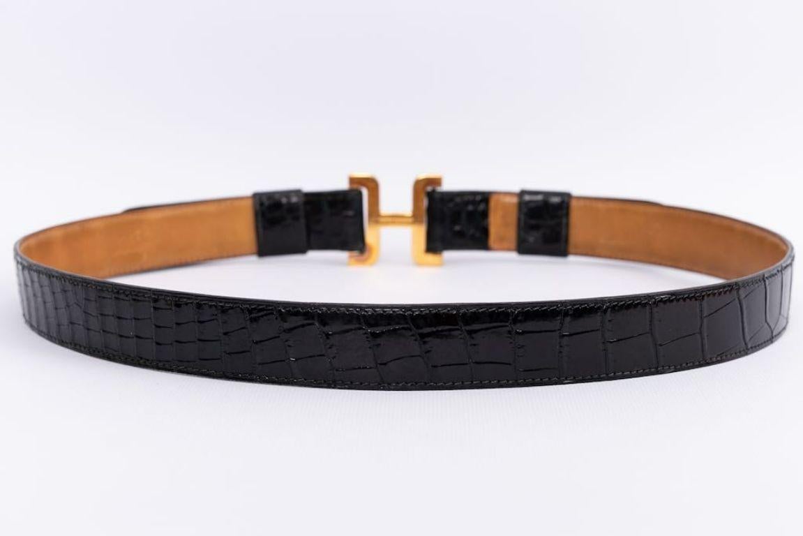 Hermes H Buckle Belt in Black Crocodile and Gilded Metal In Good Condition For Sale In SAINT-OUEN-SUR-SEINE, FR