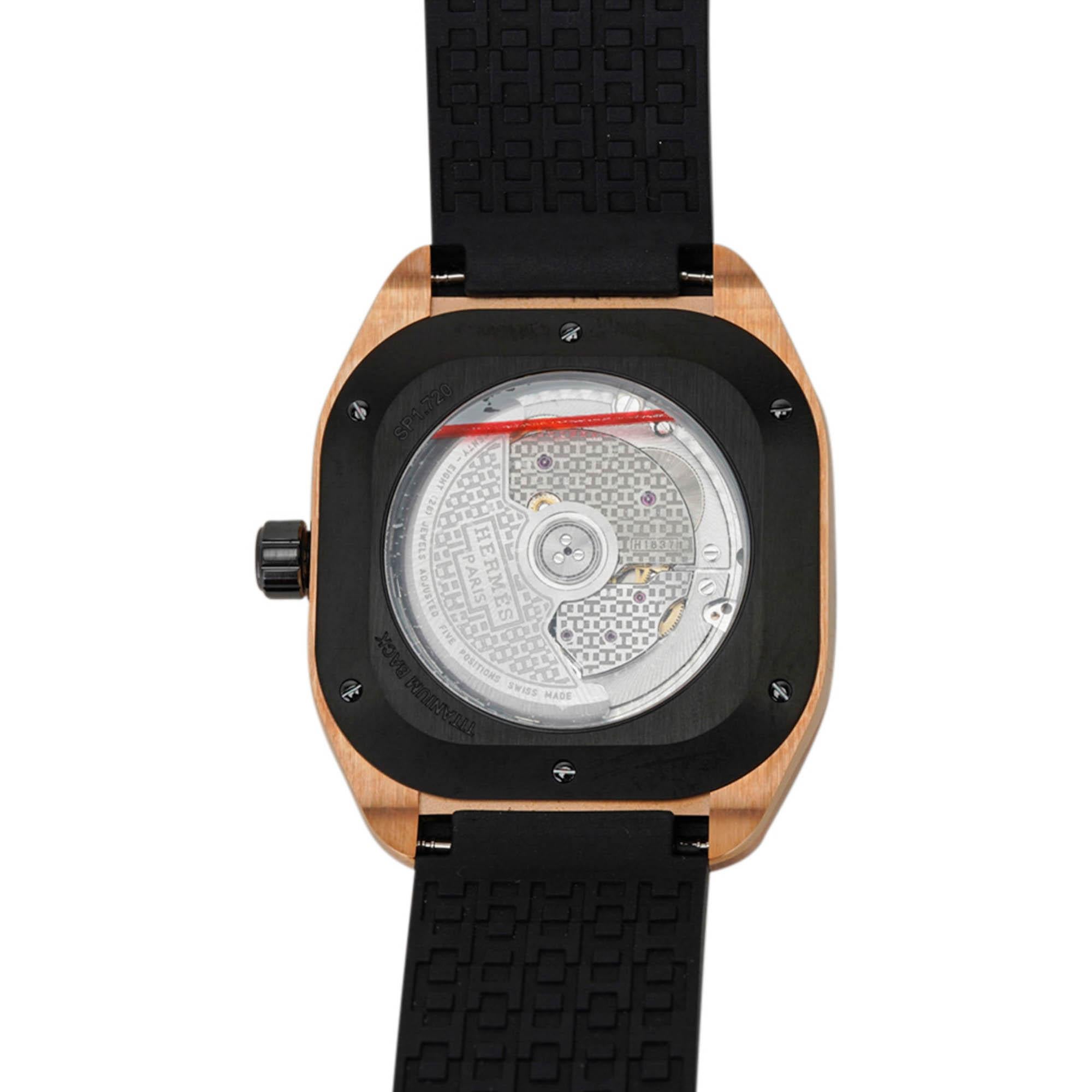 Hermes H08 La Matiere du Temps Rose Gold Watch Black Rubber Strap 42 mm For Sale 4