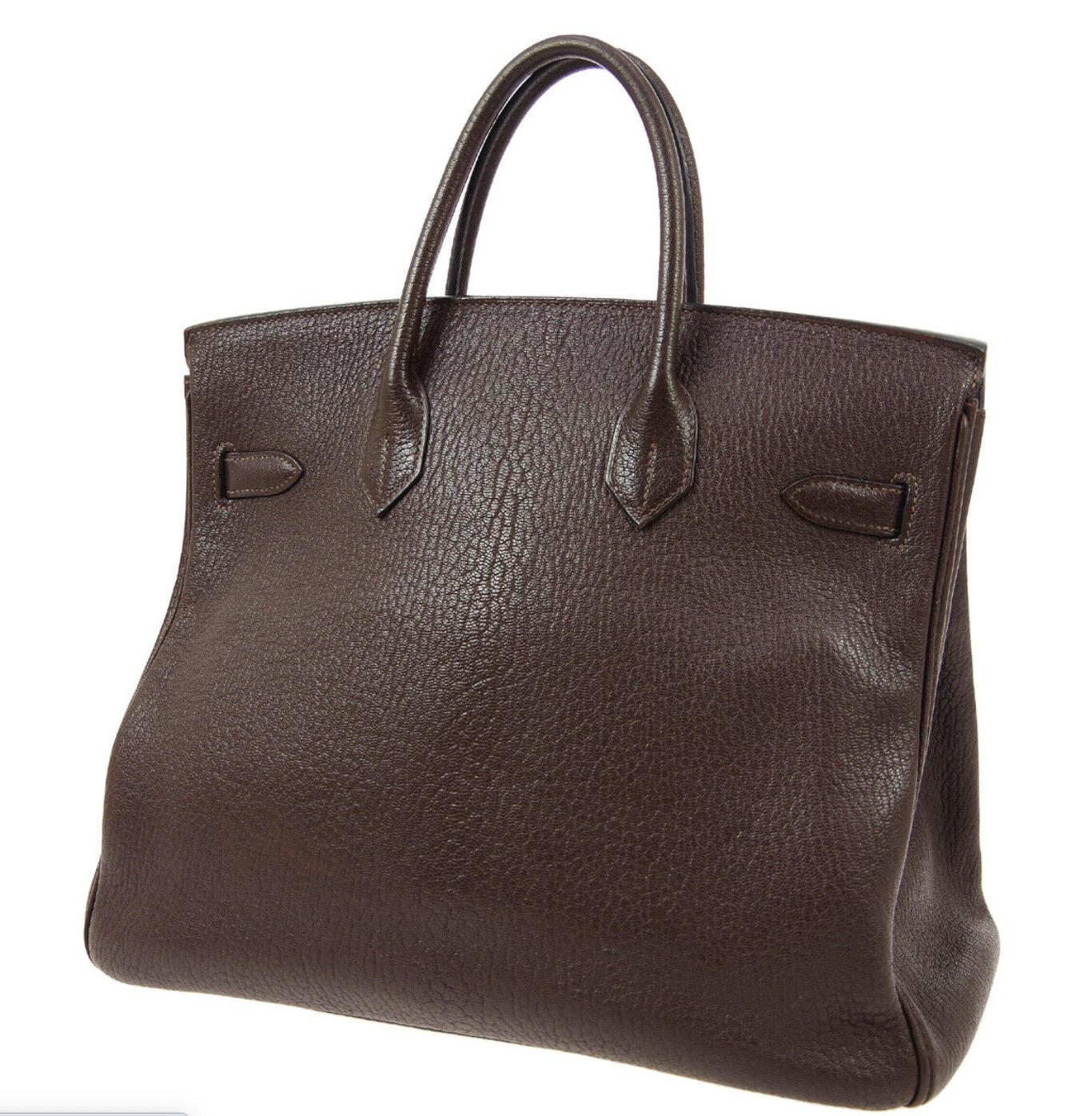 Hermes HAC 32 Dark Chocolate Leather Gold Carryall Travel Top Handle Tote Bag In Good Condition In Chicago, IL