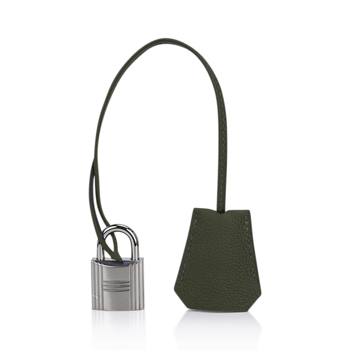 Hermes Hac 40 Vert Veronese with Ecru and Vert Amande Toile Birkin Bag For Sale 3