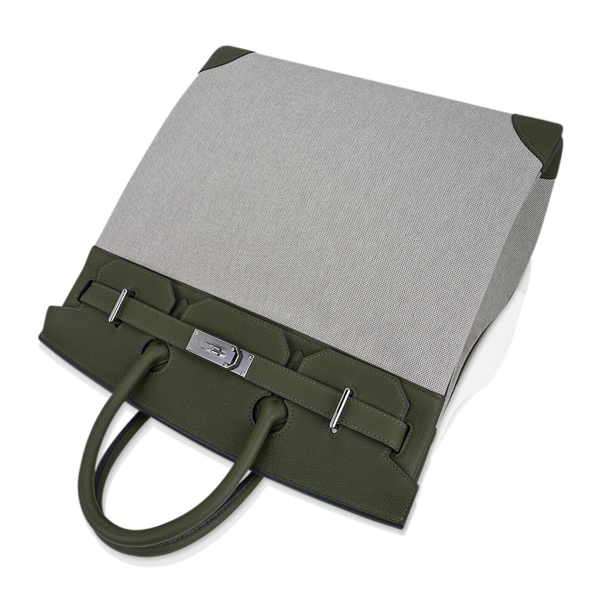 Hermes Hac 40 Vert Veronese with Ecru and Vert Amande Toile Birkin Bag In New Condition For Sale In Miami, FL