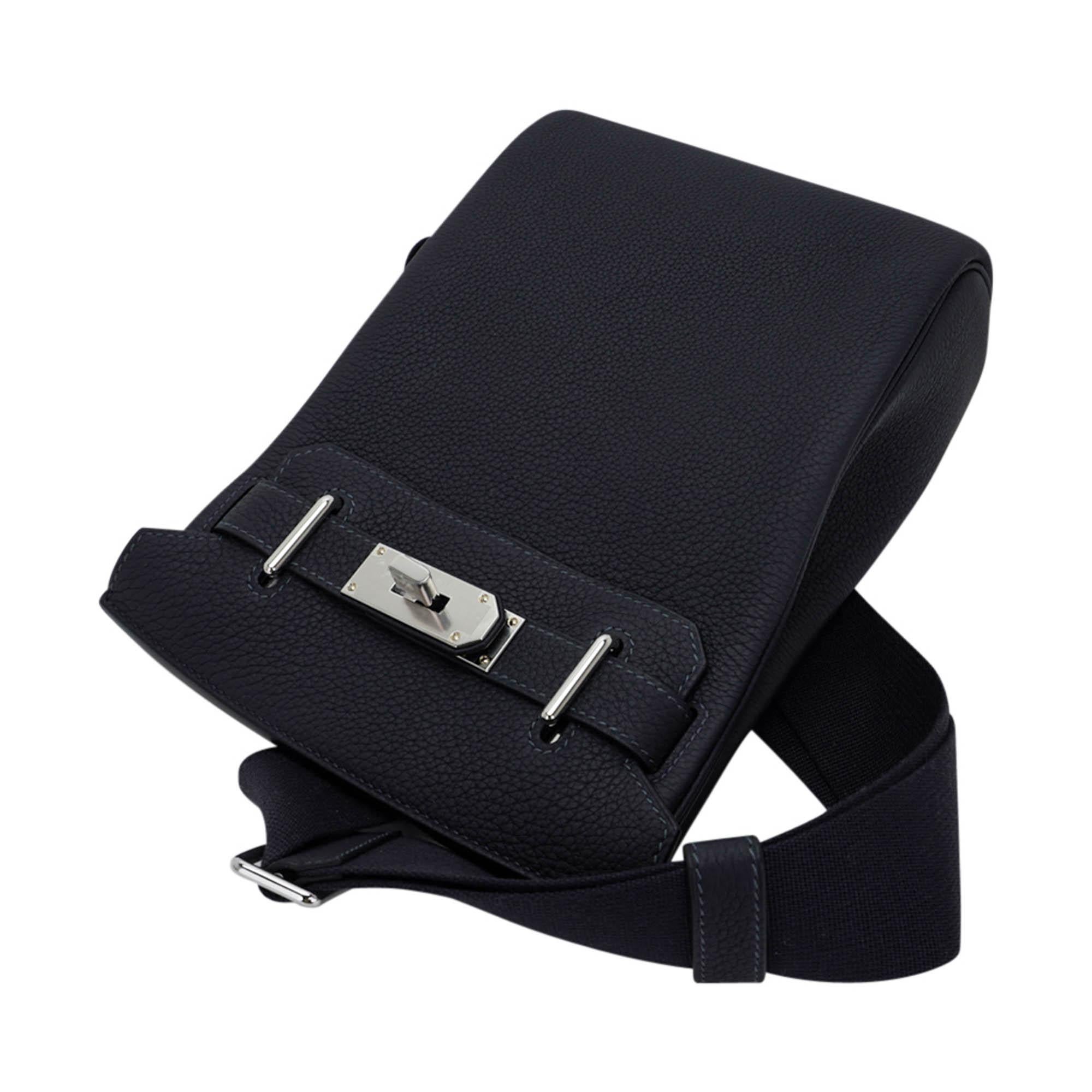 Hermes Hac a Dos PM Sac à dos Caban Tricolor Togo Leather with Palladium Hardware en vente 1