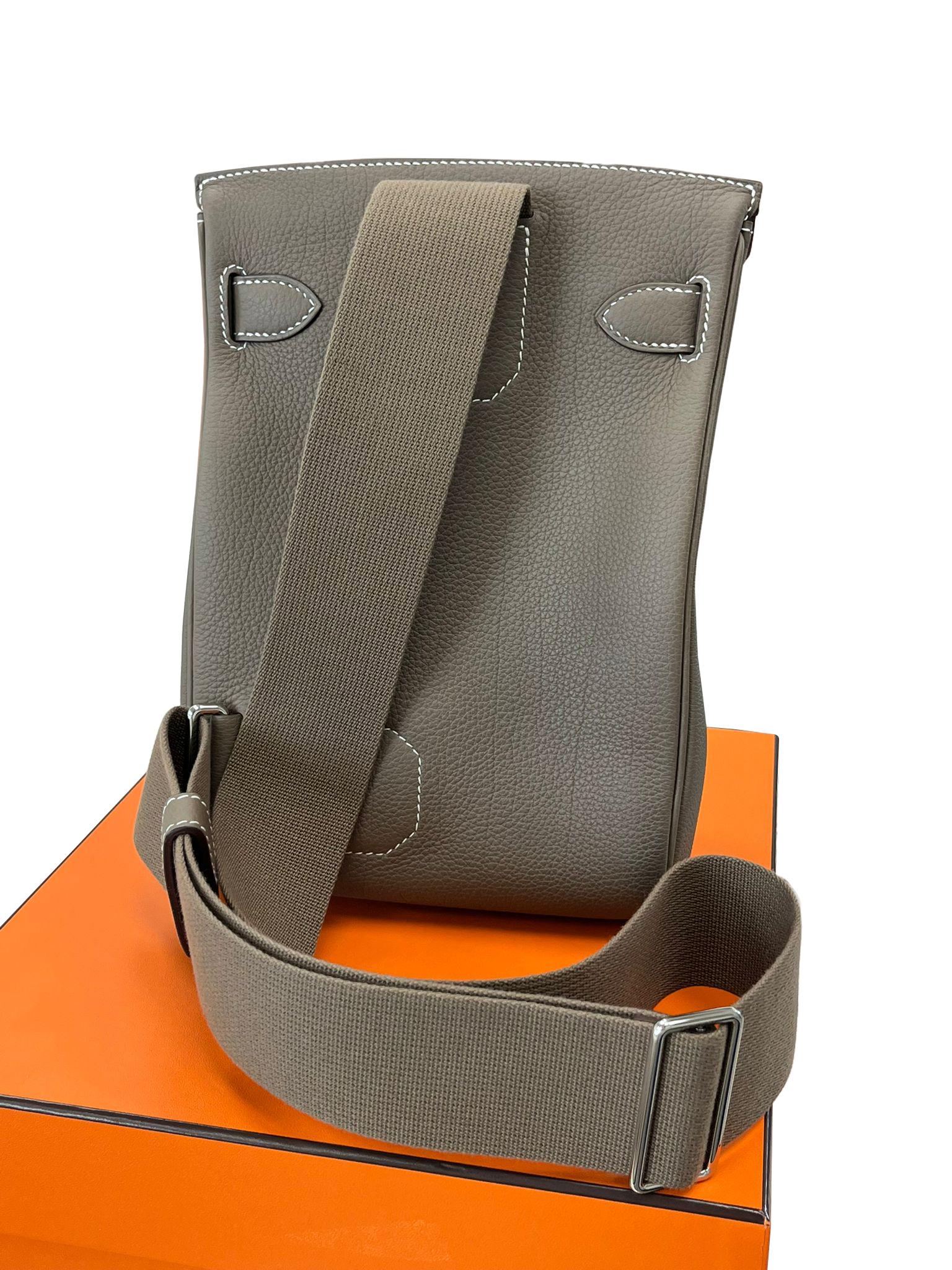 Hermes HAC A Dos PM Sac à dos Etoupe Togo Cuir Palladium Hardware en vente 11