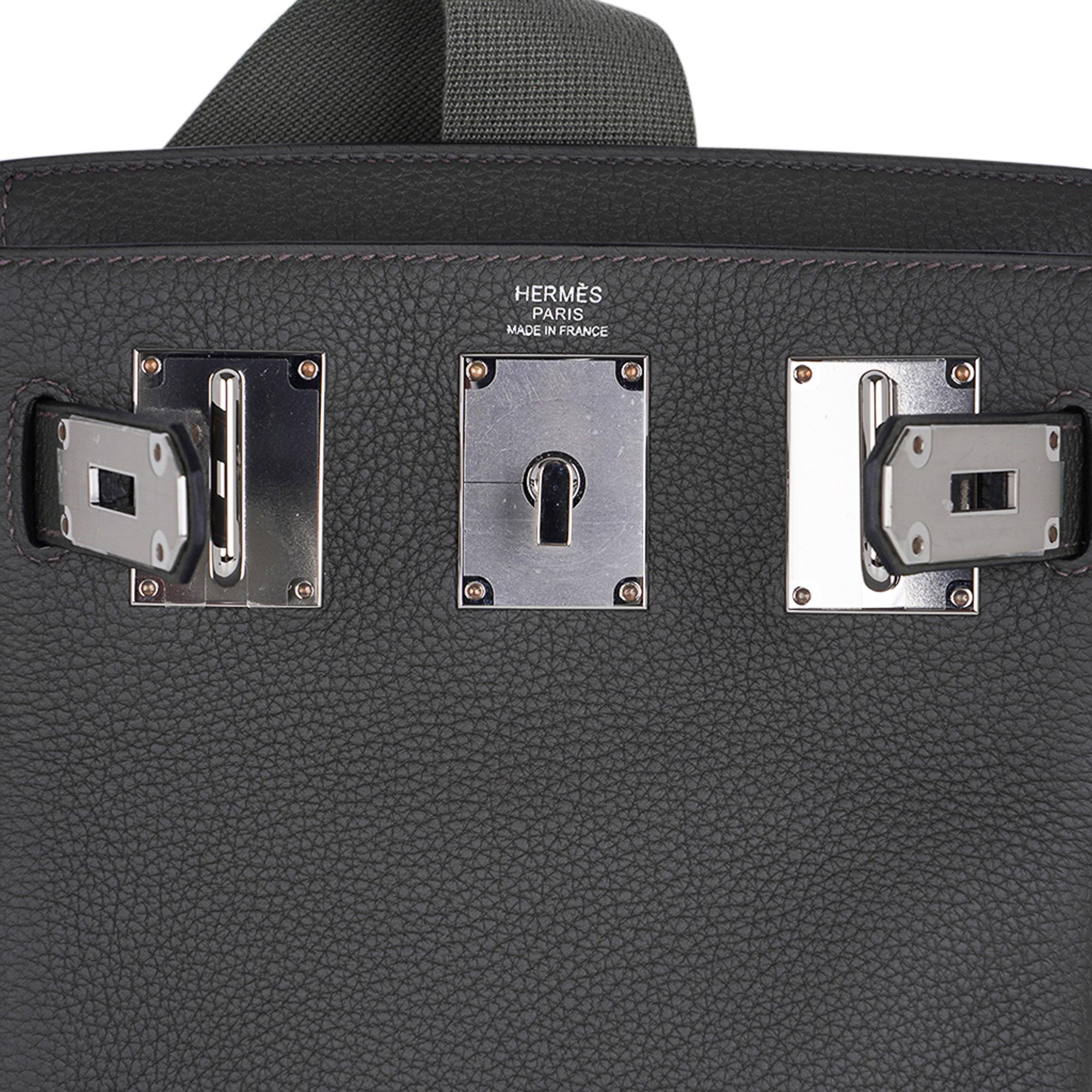 Hermes Hac a Dos PM Backpack Men's Bag Vert de Gris Togo Palladium Hardware For Sale 3