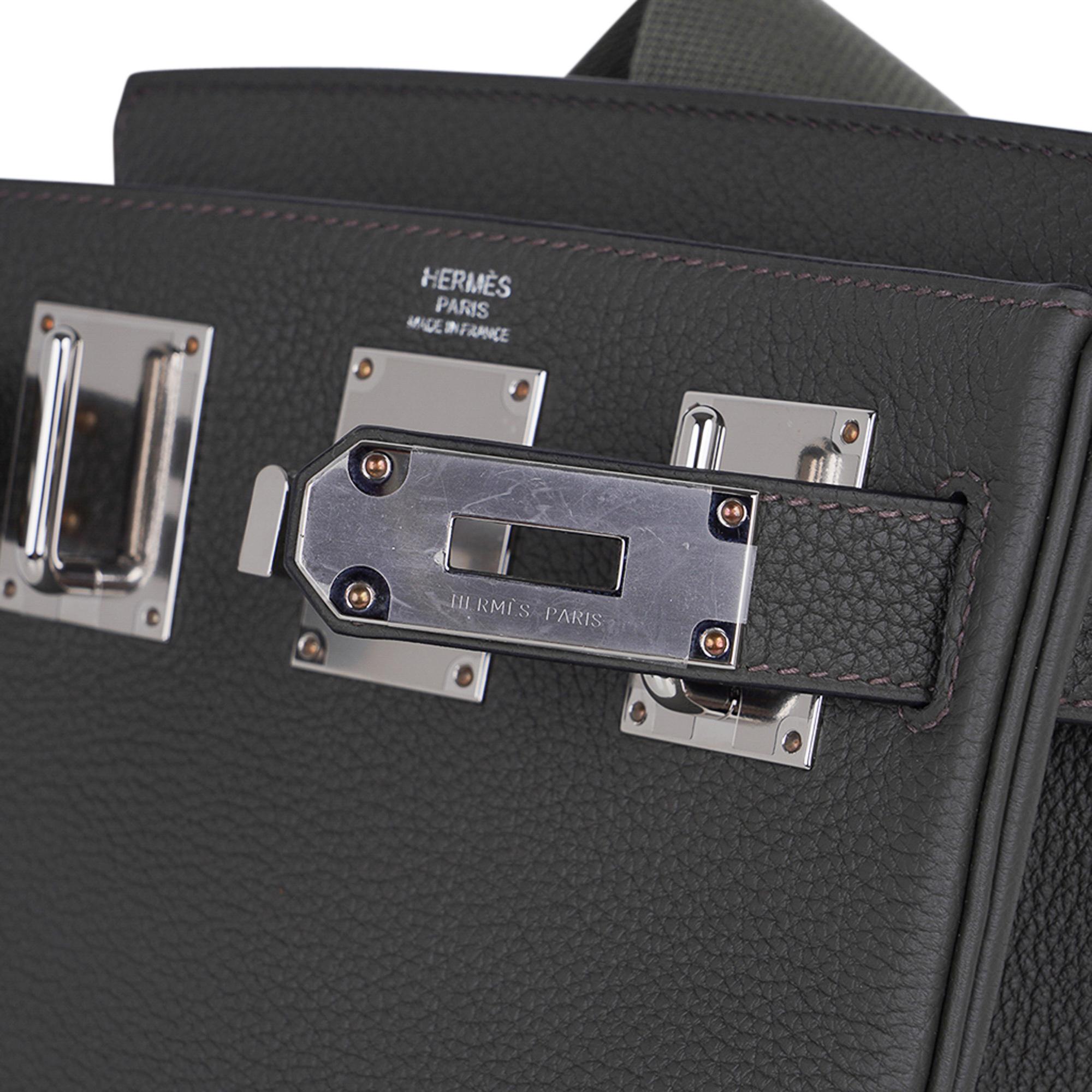 Hermes Hac a Dos PM Rucksack Herrentasche Vert de Gris Togo Palladium Hardware im Zustand „Neu“ im Angebot in Miami, FL