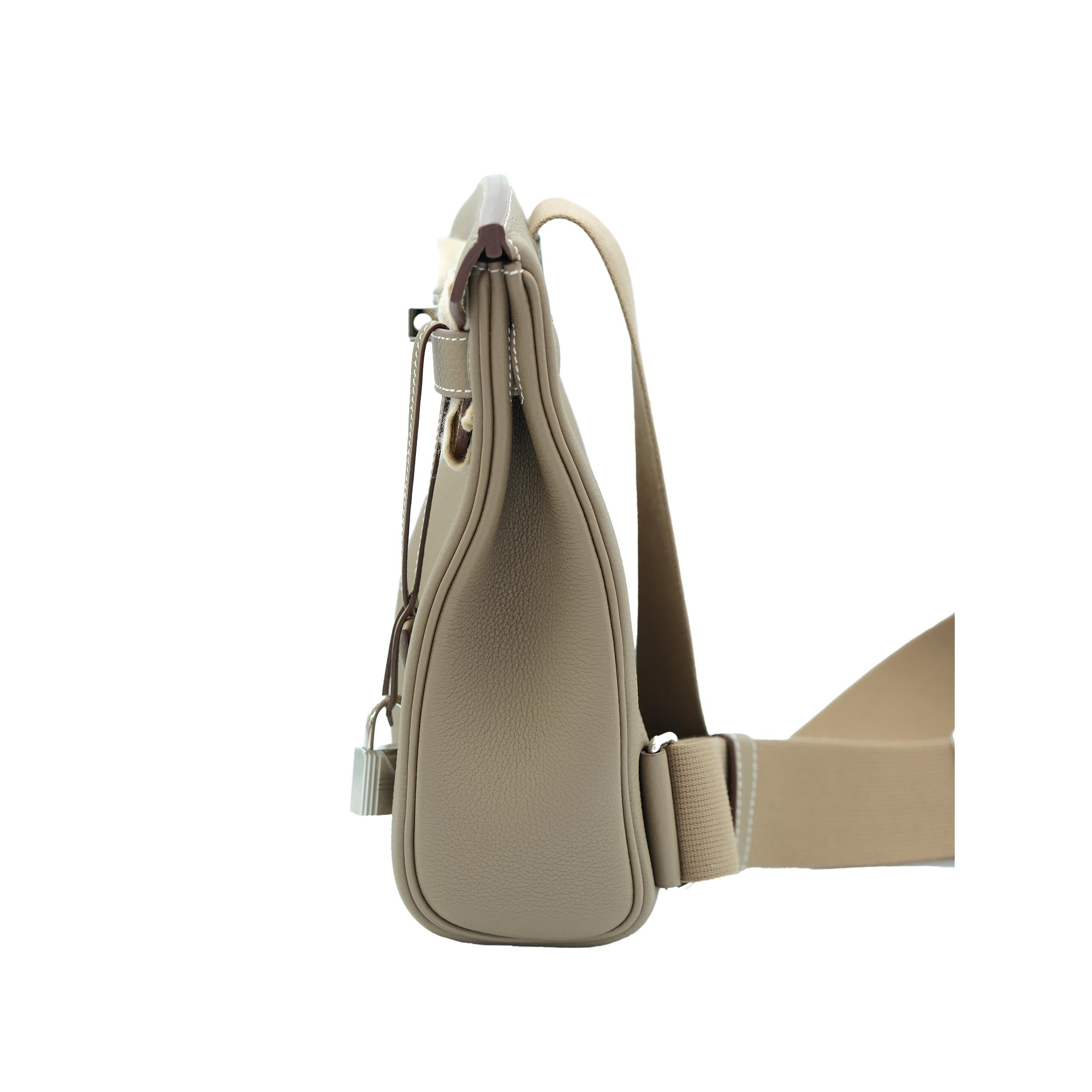 Hermes HAC A Dos PM Etoupe Togo avec Palladium Hardware Neuf - En vente à North Miami Beach, FL