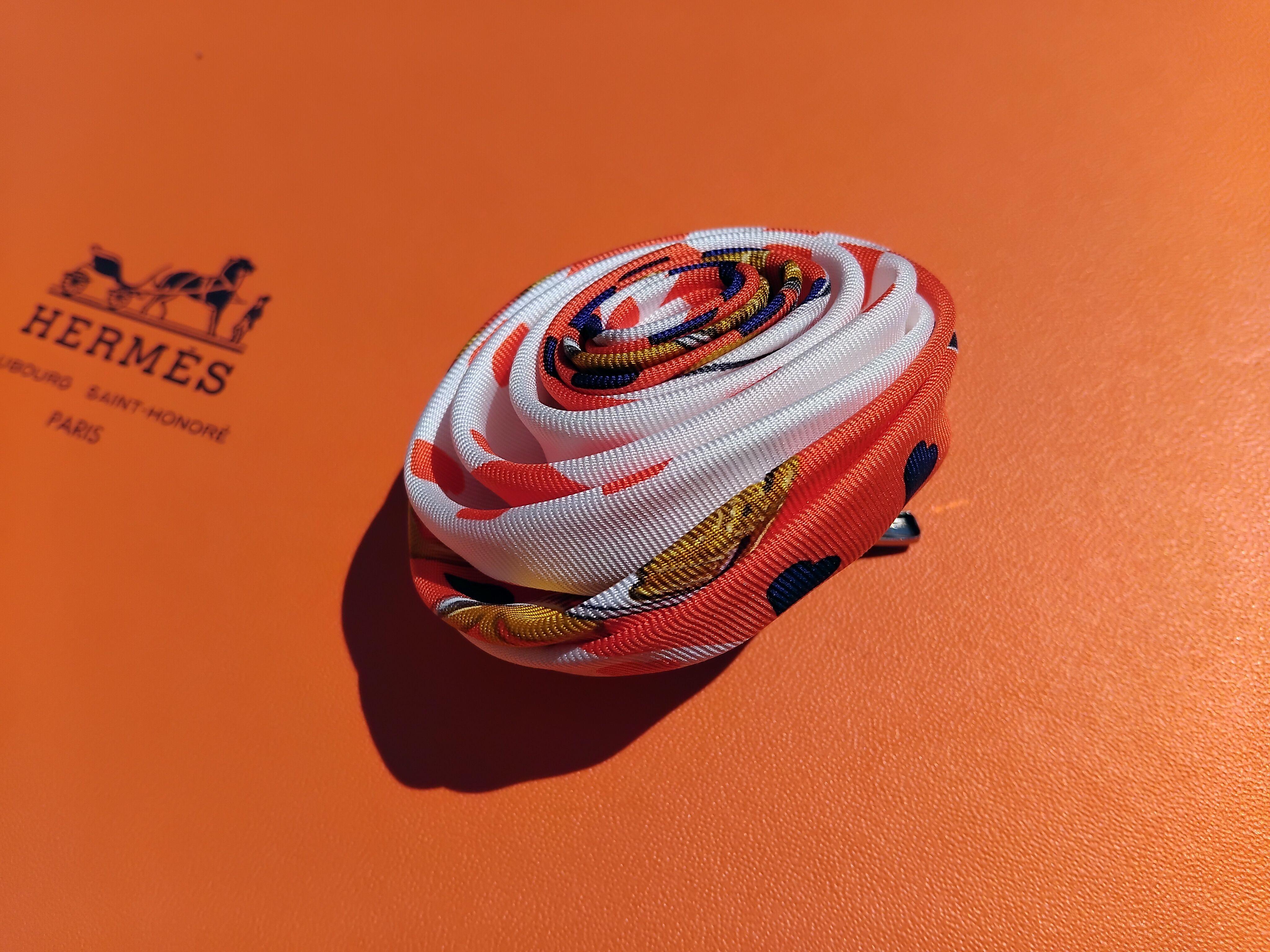 Hermès Hair Clip Frida Flower in Silk Hat Clip Brooch Brides de Gala Love en vente 4