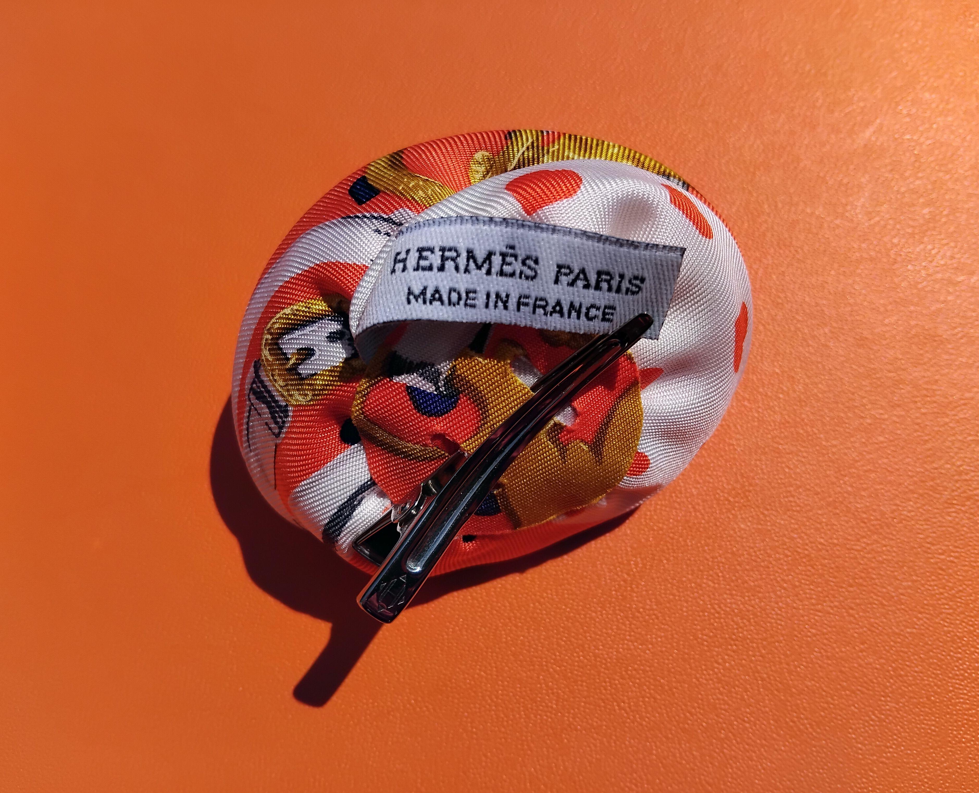 Hermès Hair Clip Frida Flower in Silk Hat Clip Brooch Brides de Gala Love en vente 7