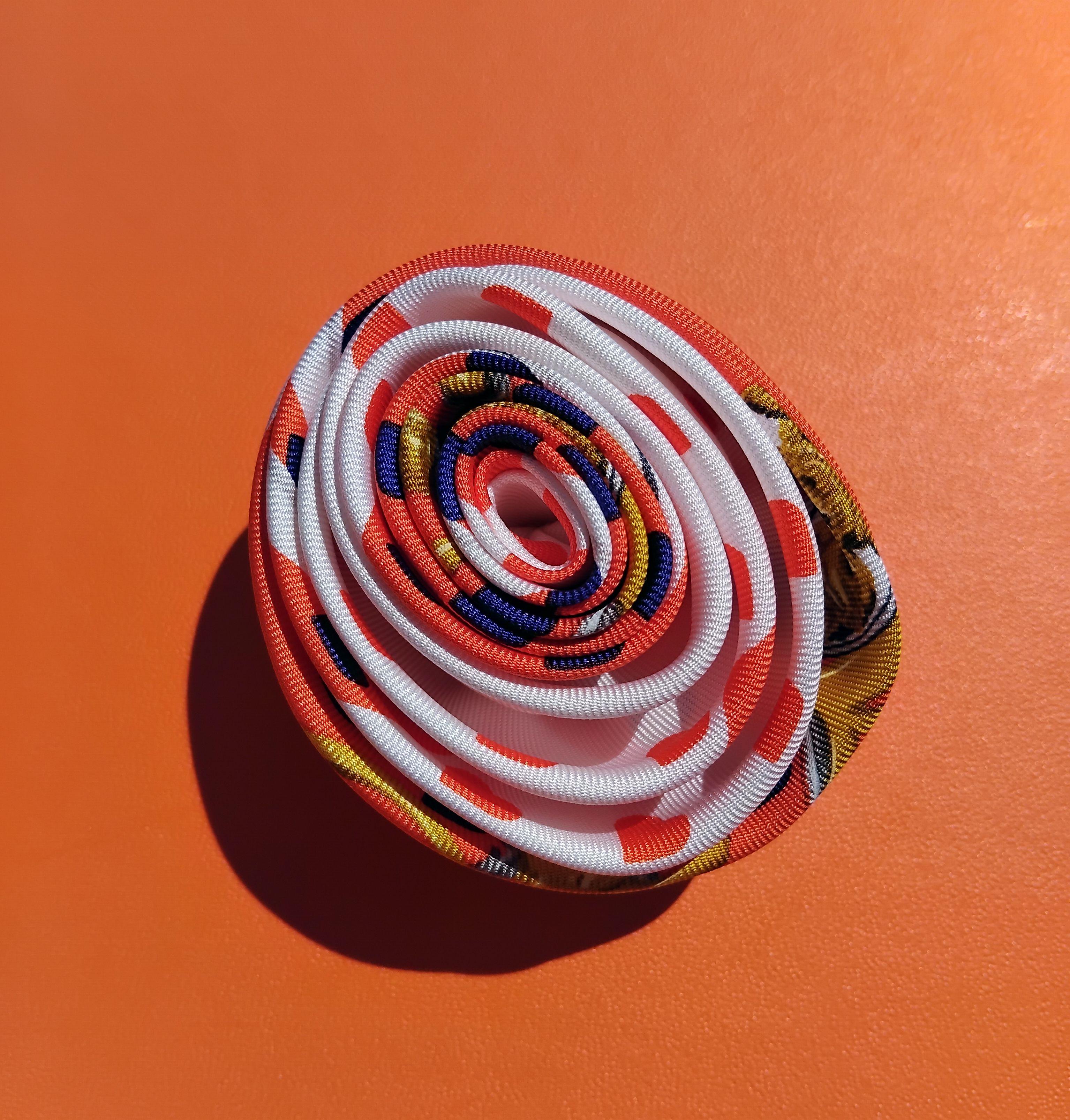 Hermès Hair Clip Frida Flower in Silk Hat Clip Brooch Brides de Gala Love en vente 8