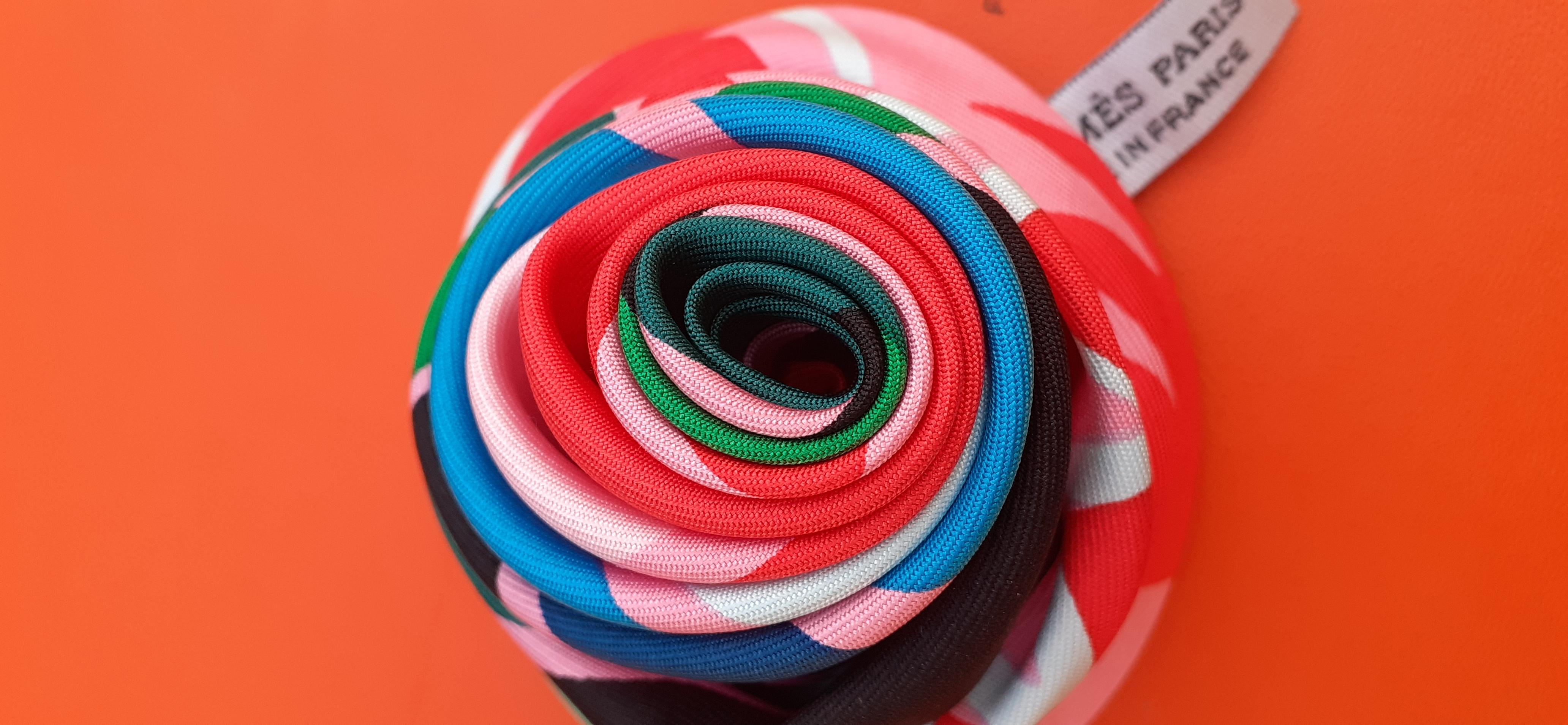 Hermès Hair Clip Frida Flower in Silk Hat Clip Brooch For Sale 7