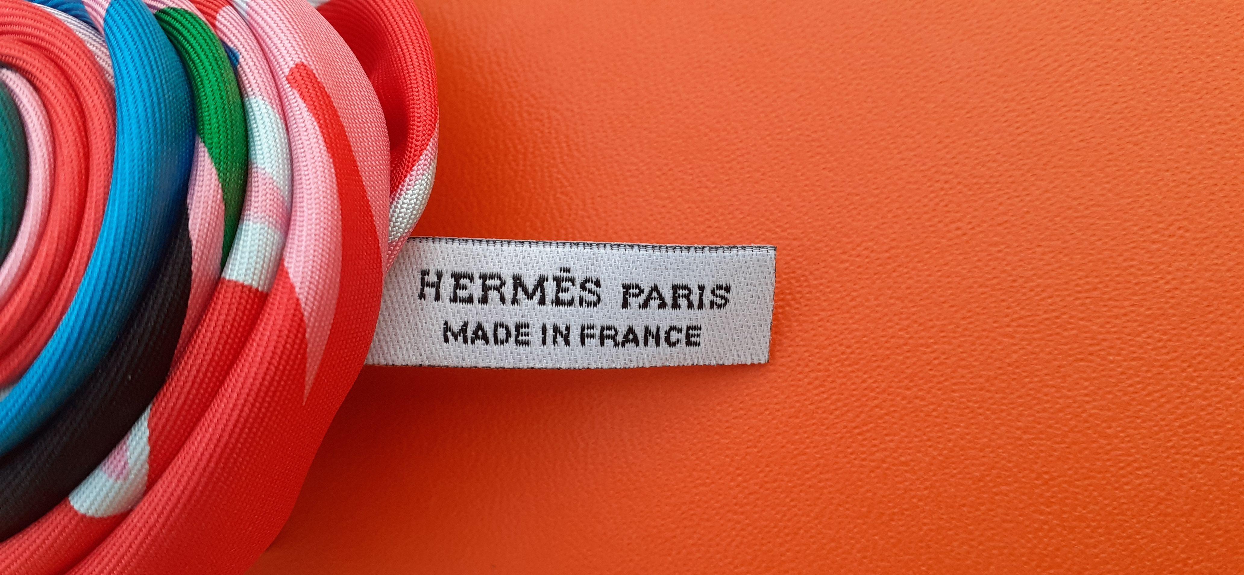 Hermès Hair Clip Frida Flower in Silk Hat Clip Brooch For Sale 10