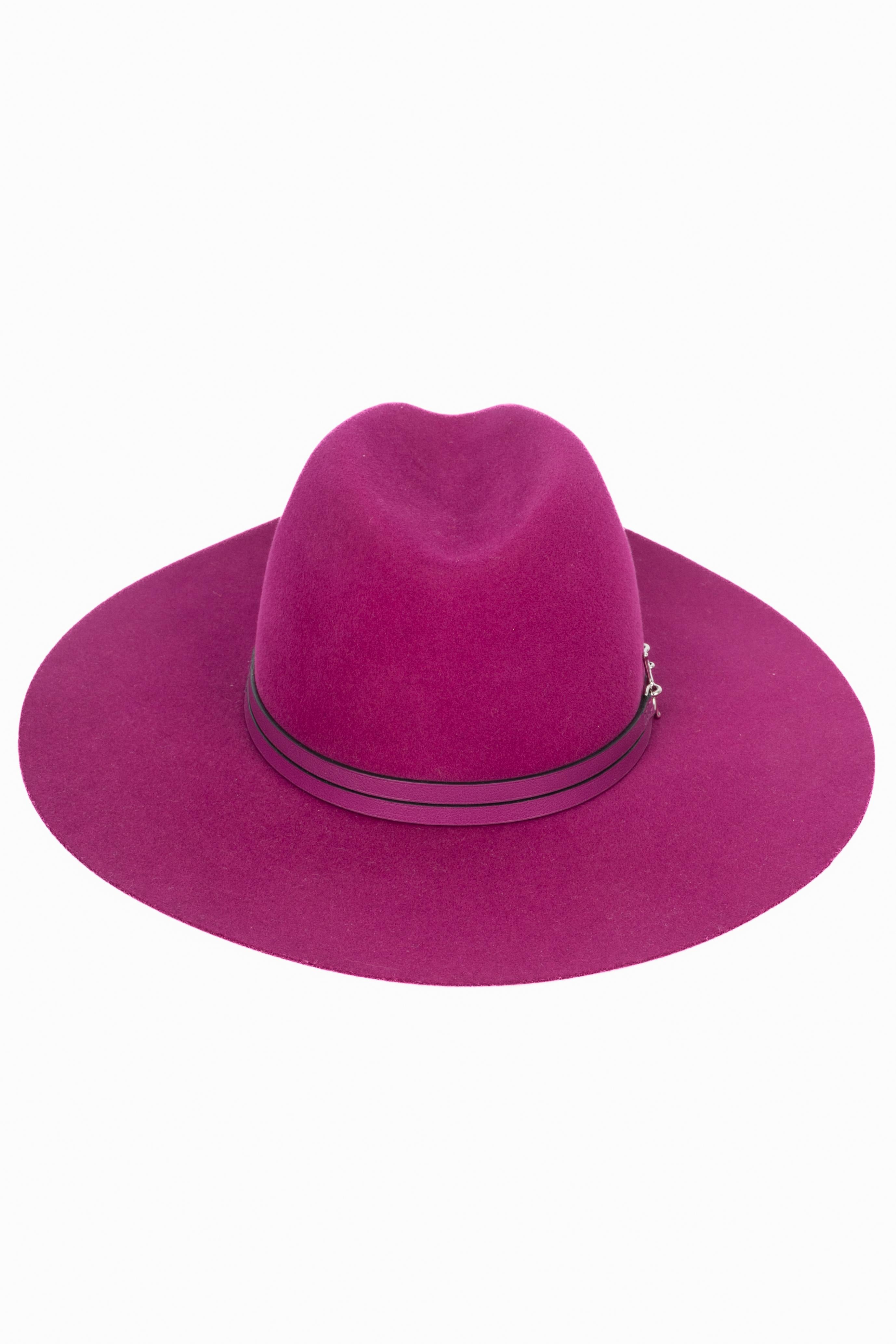 Hermès hat raspberry For Sale 1