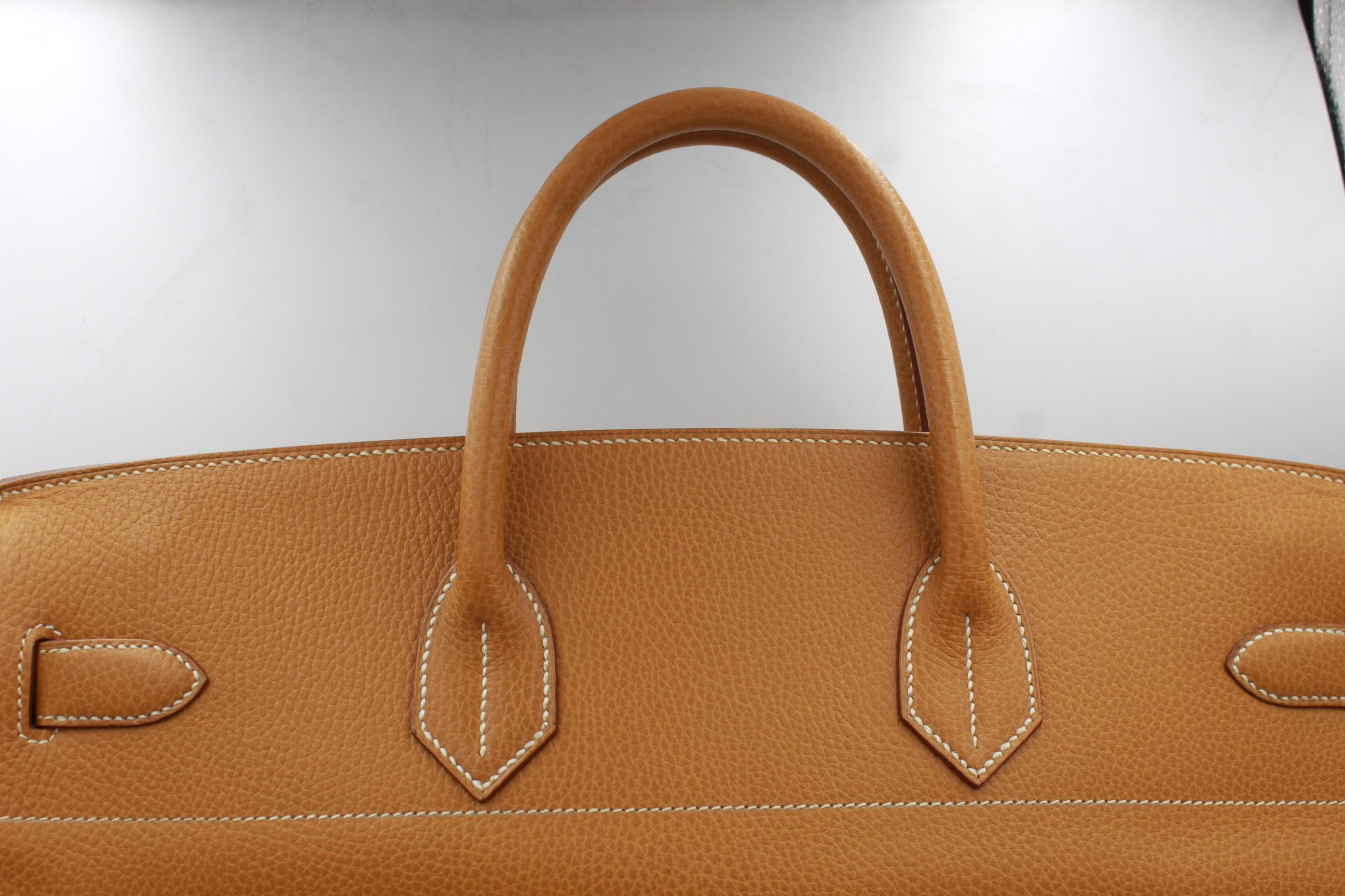 Hermes Haut à Courroies 45 in Gold Grained Leather für Damen oder Herren