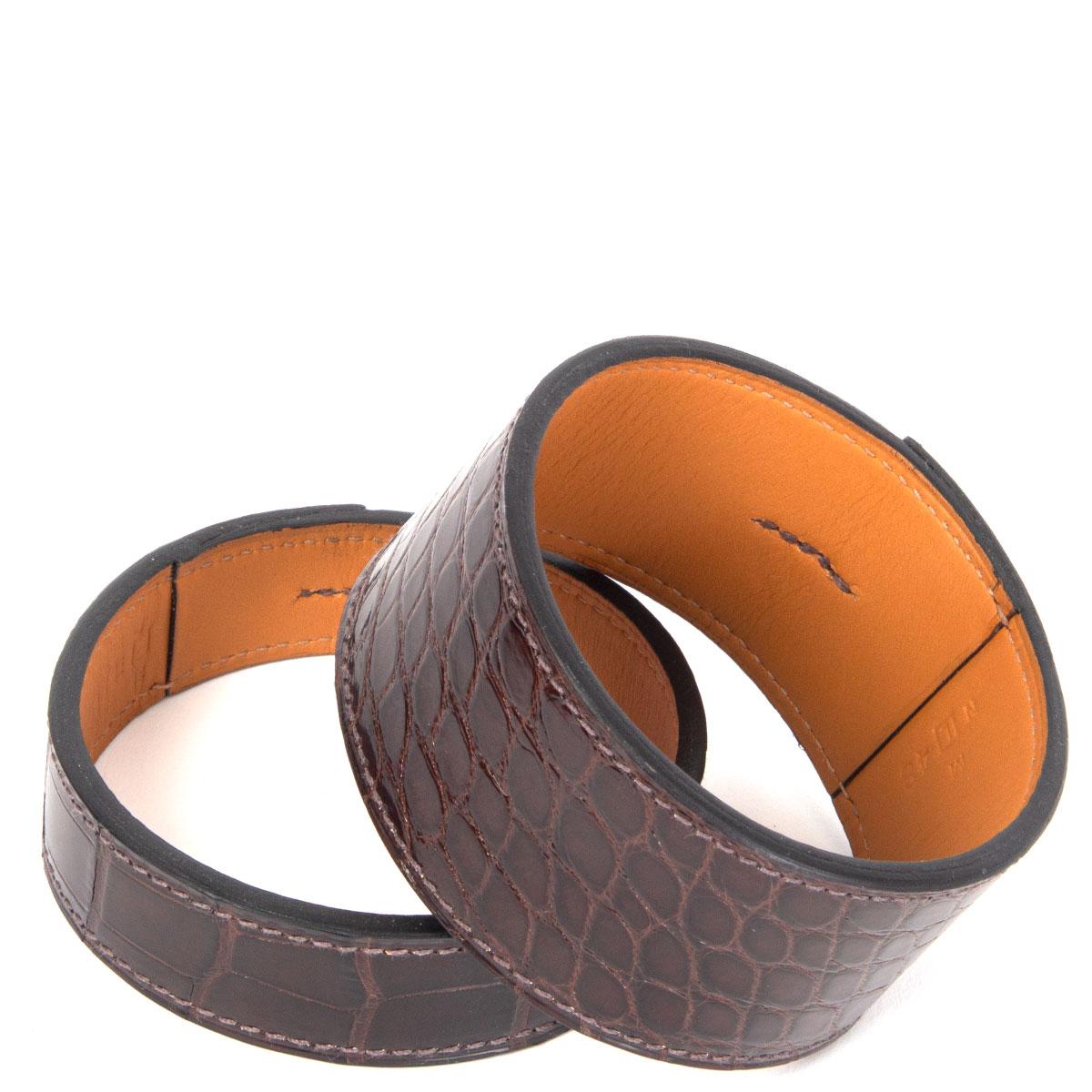 HERMES Bracciale Bangle 'Neo' Havane in coccodrillo lucido M In condizioni ottime in vendita a Zürich, CH