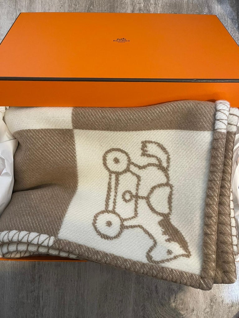 Hermès Hazelnut Wool And Cashmere Adada Avalon Blanket In New Condition For Sale In Nicosia, CY
