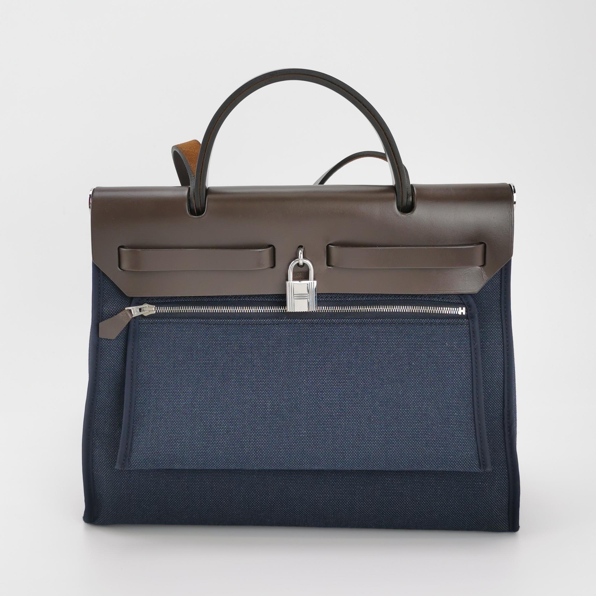 Hermes Herbag 31 Borsa a tracolla in pelle marrone canvas navy in vendita 2