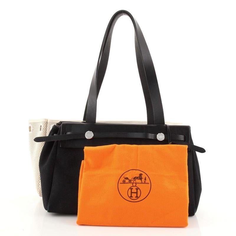 Condition: Great. Minor scuffs on opening trims, wear in interior, scratches on hardware.
Accessories: Extra Bag, Dust Bag
Measurements: Handle Drop 8