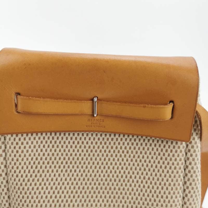 Hermes Herbag Mini Borsa a tracolla in tela beige e nera con hardware argentato 5