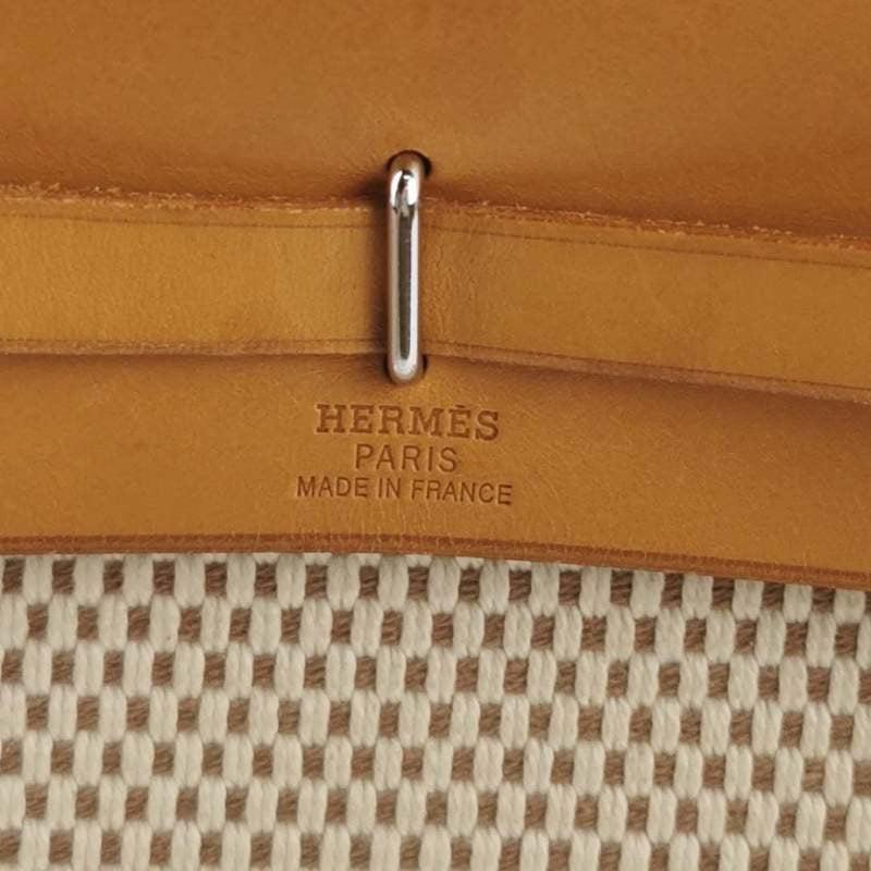 Hermes Herbag Mini Borsa a tracolla in tela beige e nera con hardware argentato In condizioni buone a AUBERVILLIERS, FR