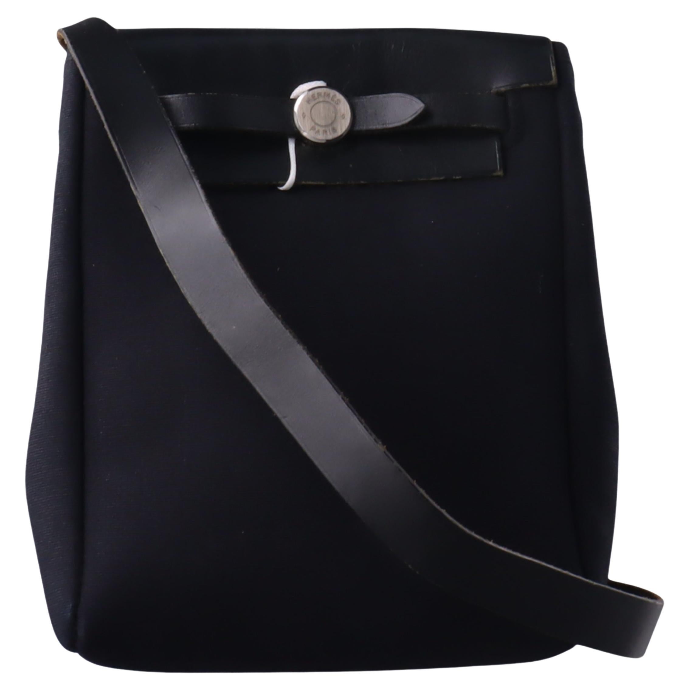 Hermes Herbag Mini Bolso Crossbody de lona negra y herrajes plateados en venta