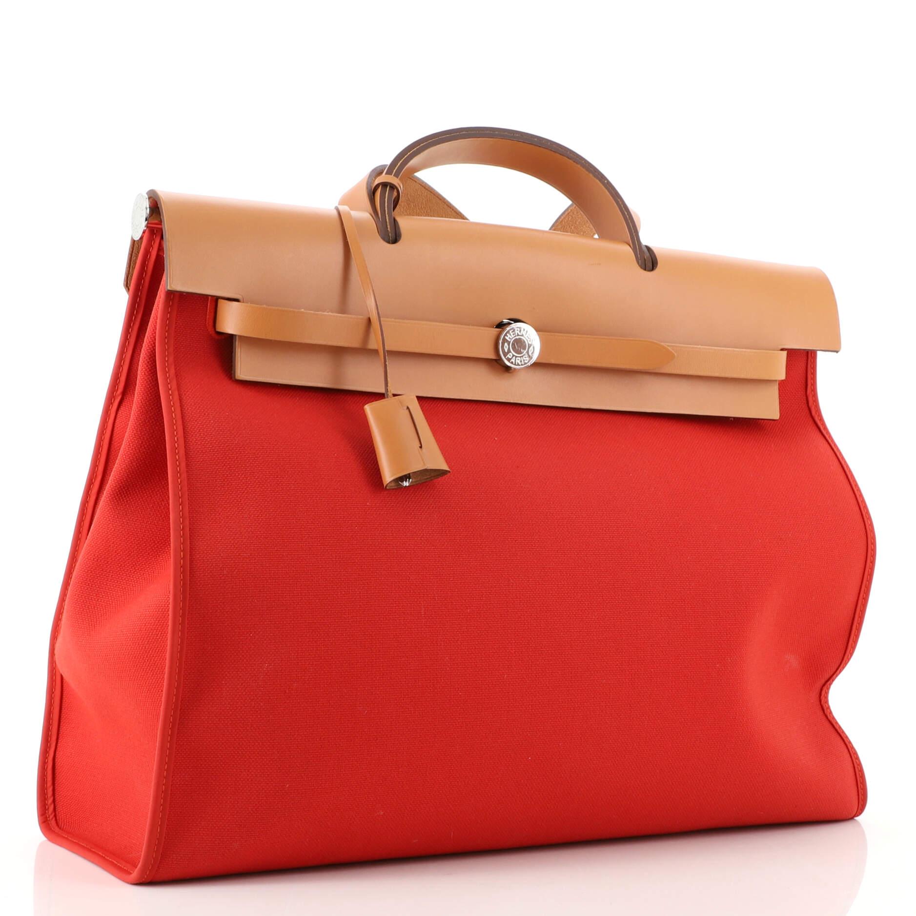 Rouge Sac Hermès Herbag à fermeture éclair en cuir et toile 39 en vente