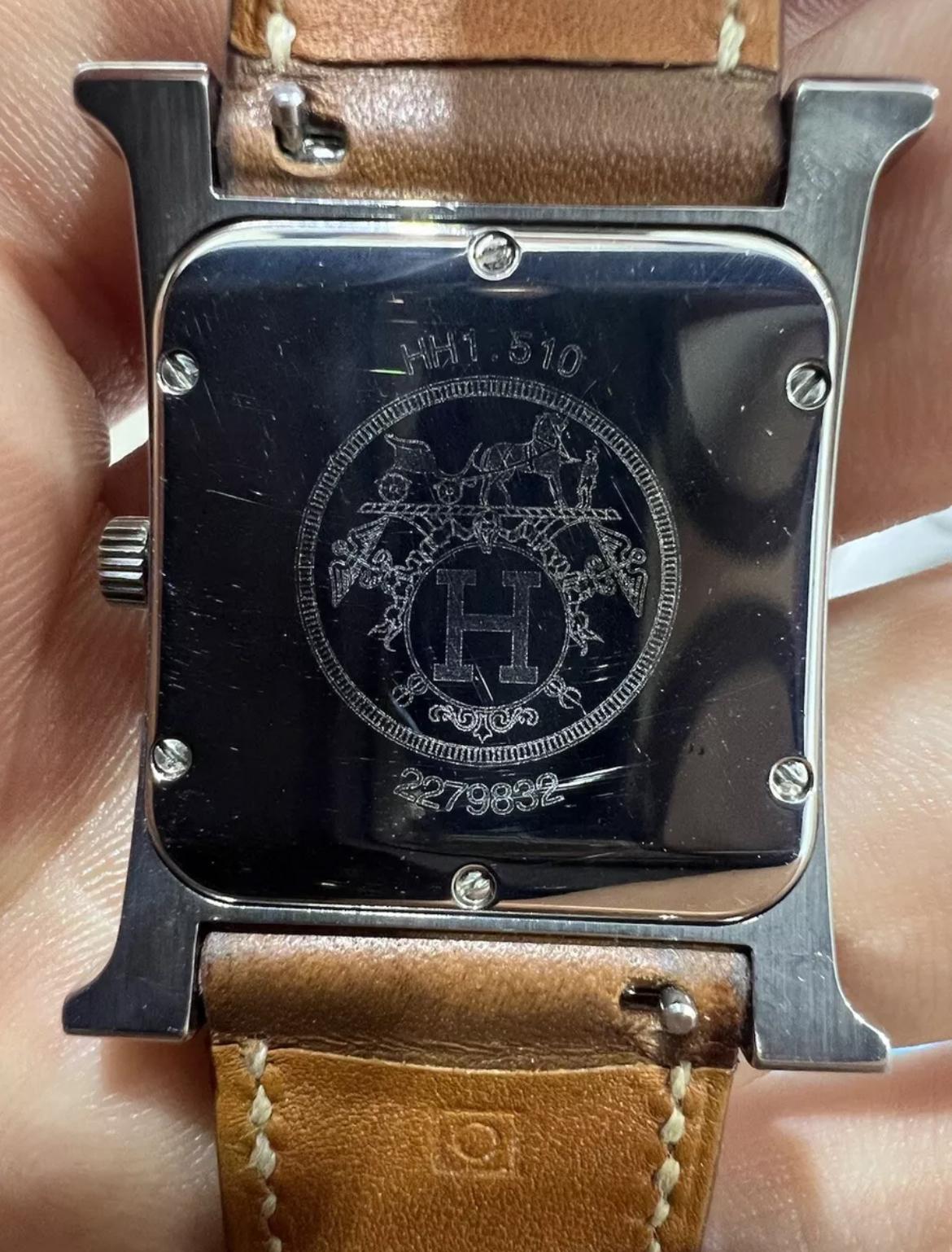 Hermes Heure H Stainless Steel White Dial Wrist Watch H1.510 30mm Leather Band In Excellent Condition For Sale In Great Neck, NY