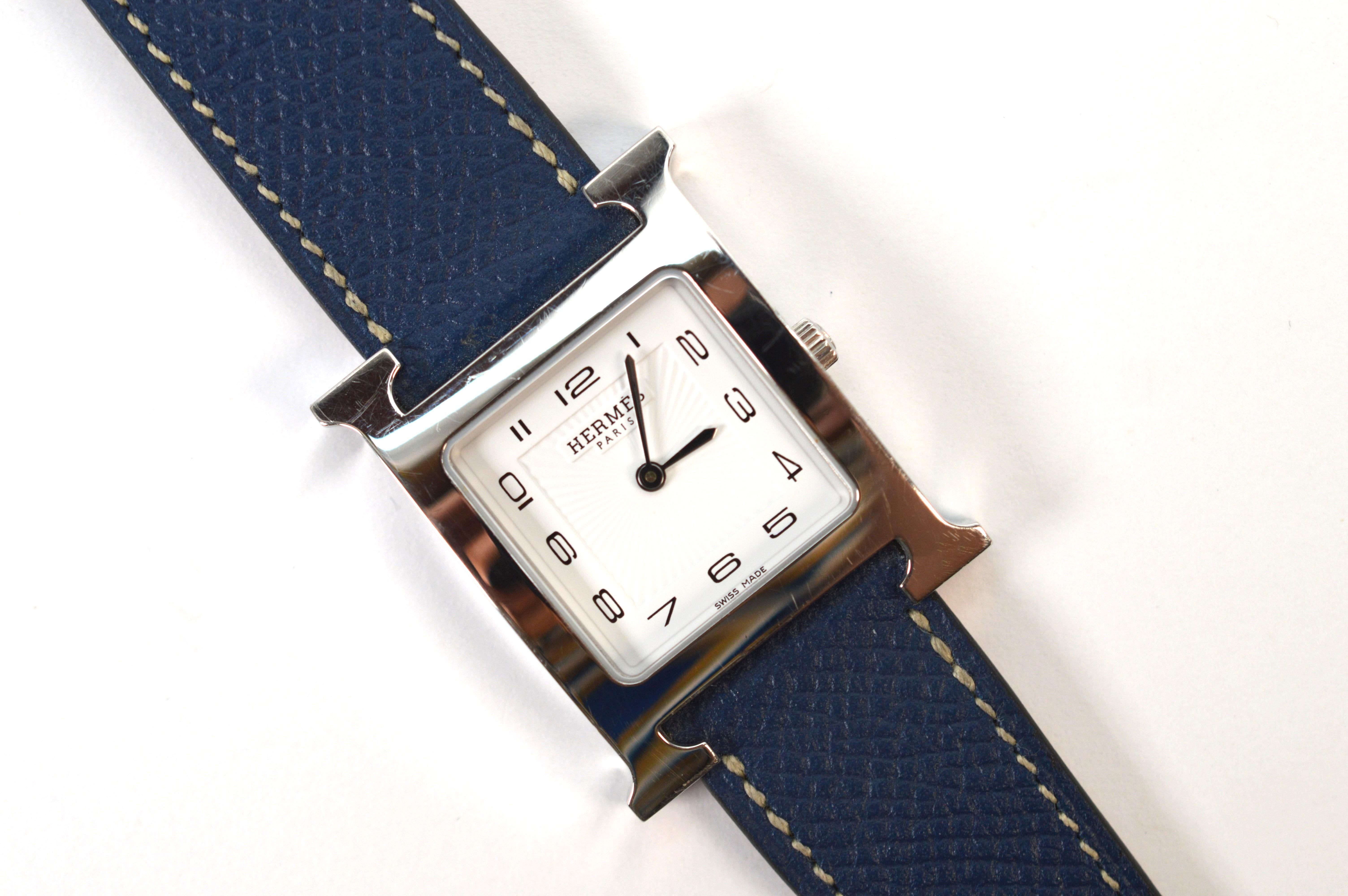 Montre-bracelet Hermes Heure H en acier inoxydable avec bracelet en cuir bleu Jean en vente 10