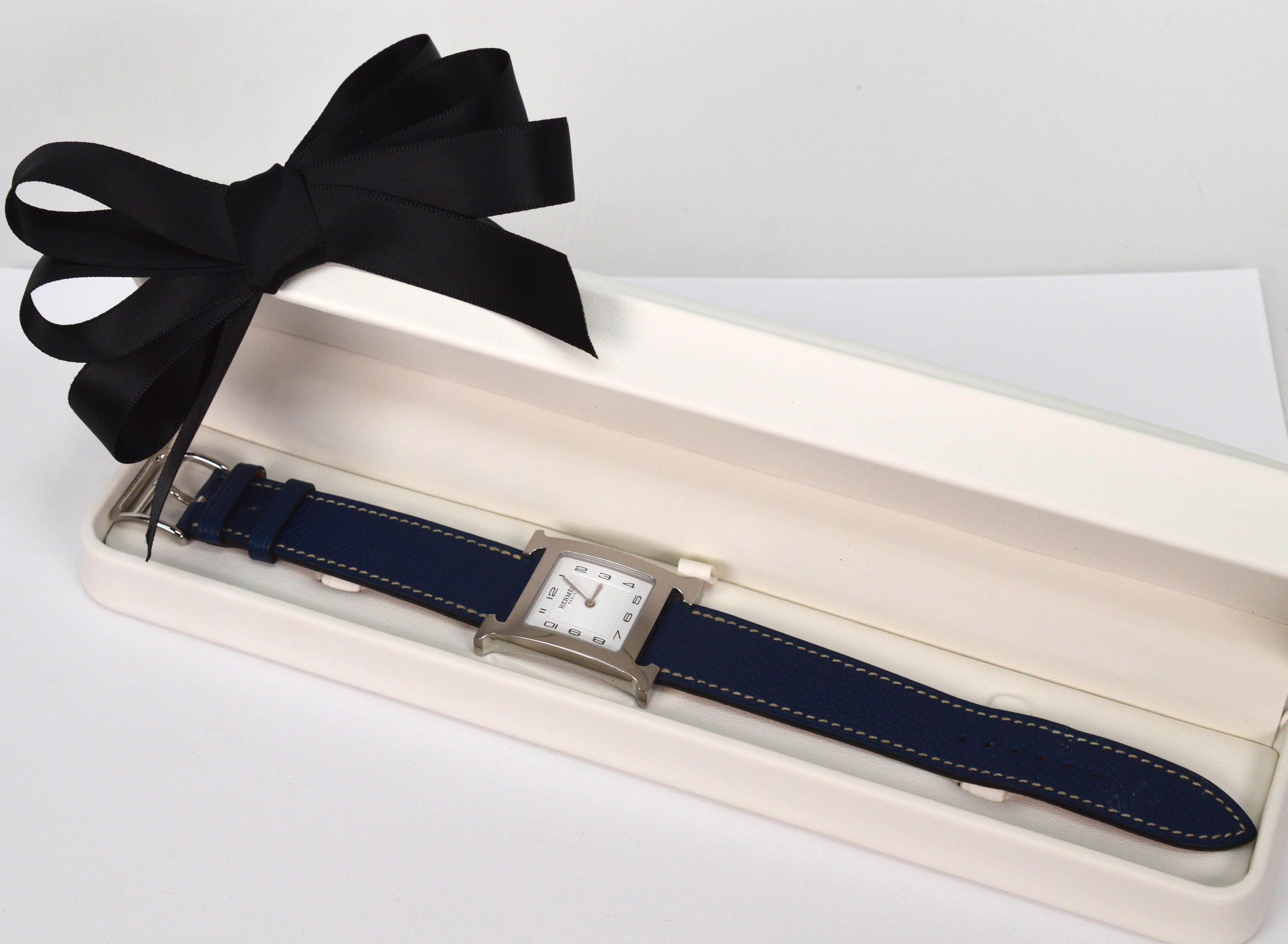 Montre-bracelet Hermes Heure H en acier inoxydable avec bracelet en cuir bleu Jean en vente 11