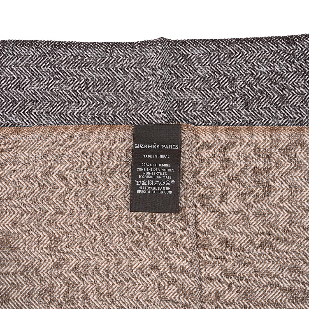 Hermès Himalaya Colorblock Artisanale Cashmere Mufffler Brun / Taupe / Camel en vente 5