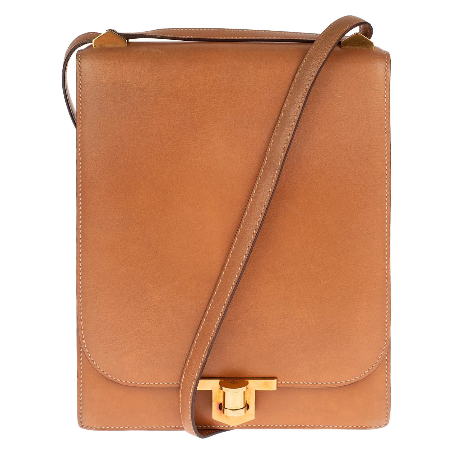 Hermès Hobo bag in gold calfskin leather with golden hardware !