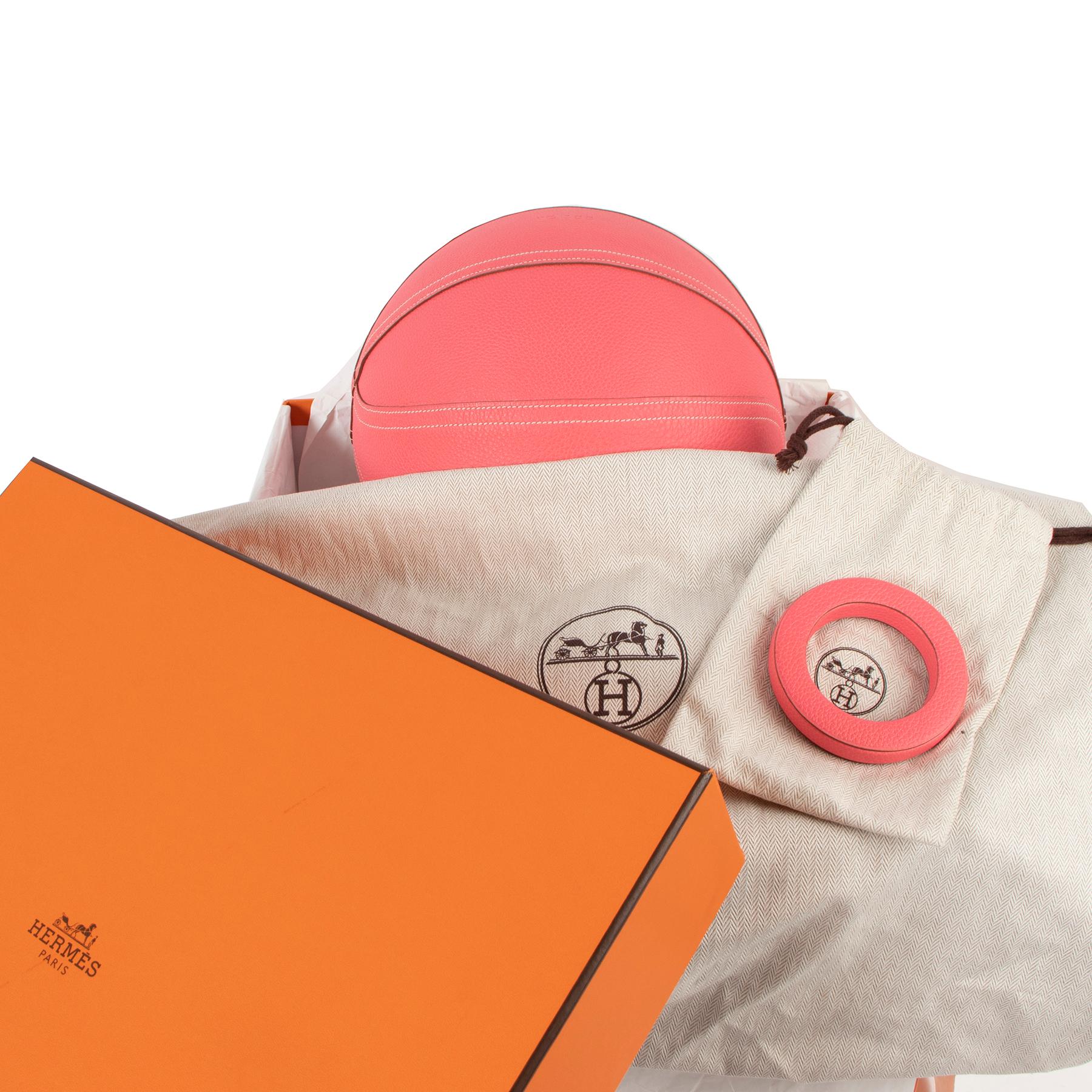 Hermès Horizon Special Order Rose Confetti Togo Basketball

One-of-a-kind in the world, this Hermès basketball has been special ordered and is extremely hard to get.

Made from supple Togo leather in Rose Confetti, the basketball has been handmade