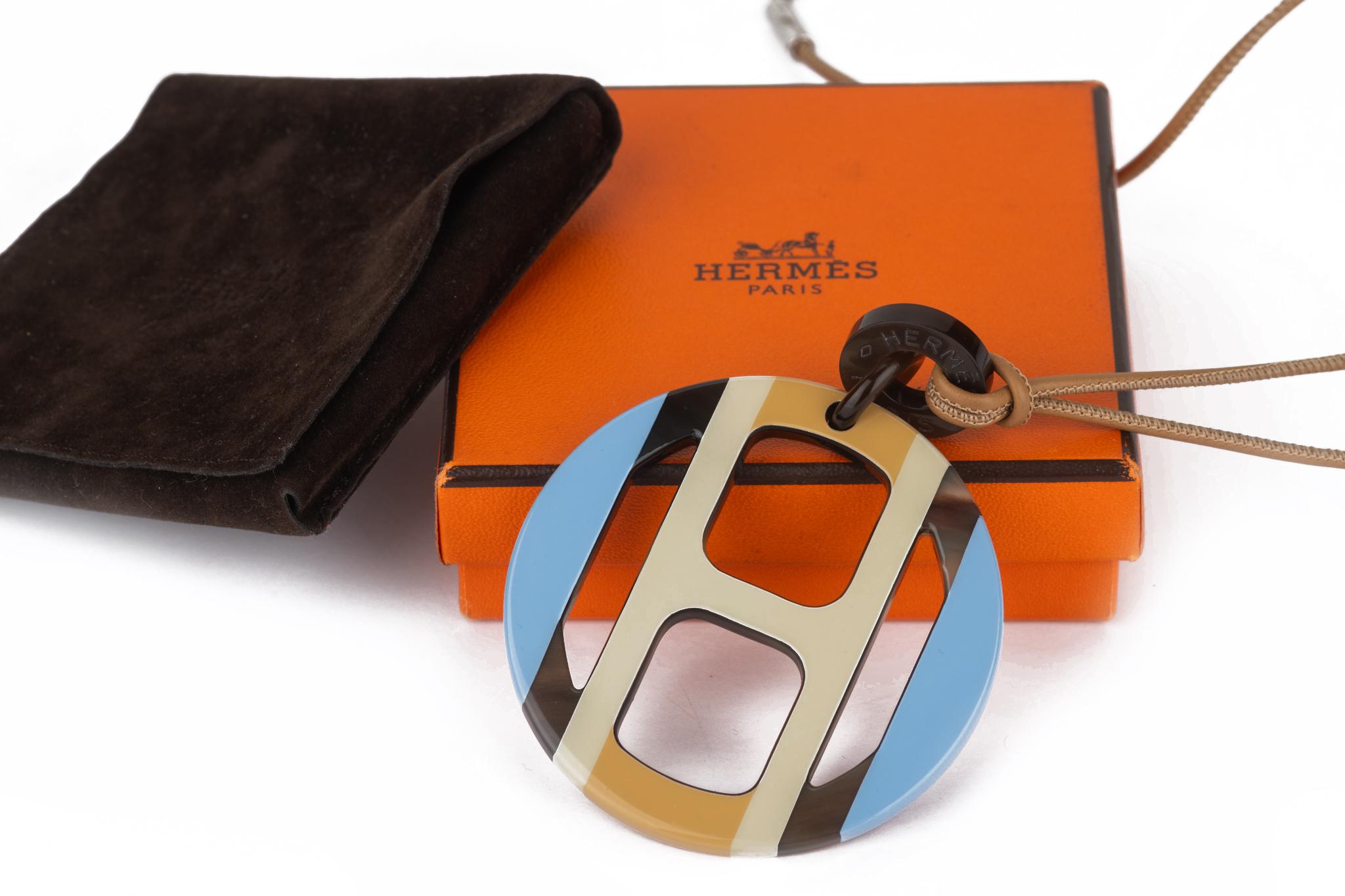 Collier à pendentifs en corne Hermès 2