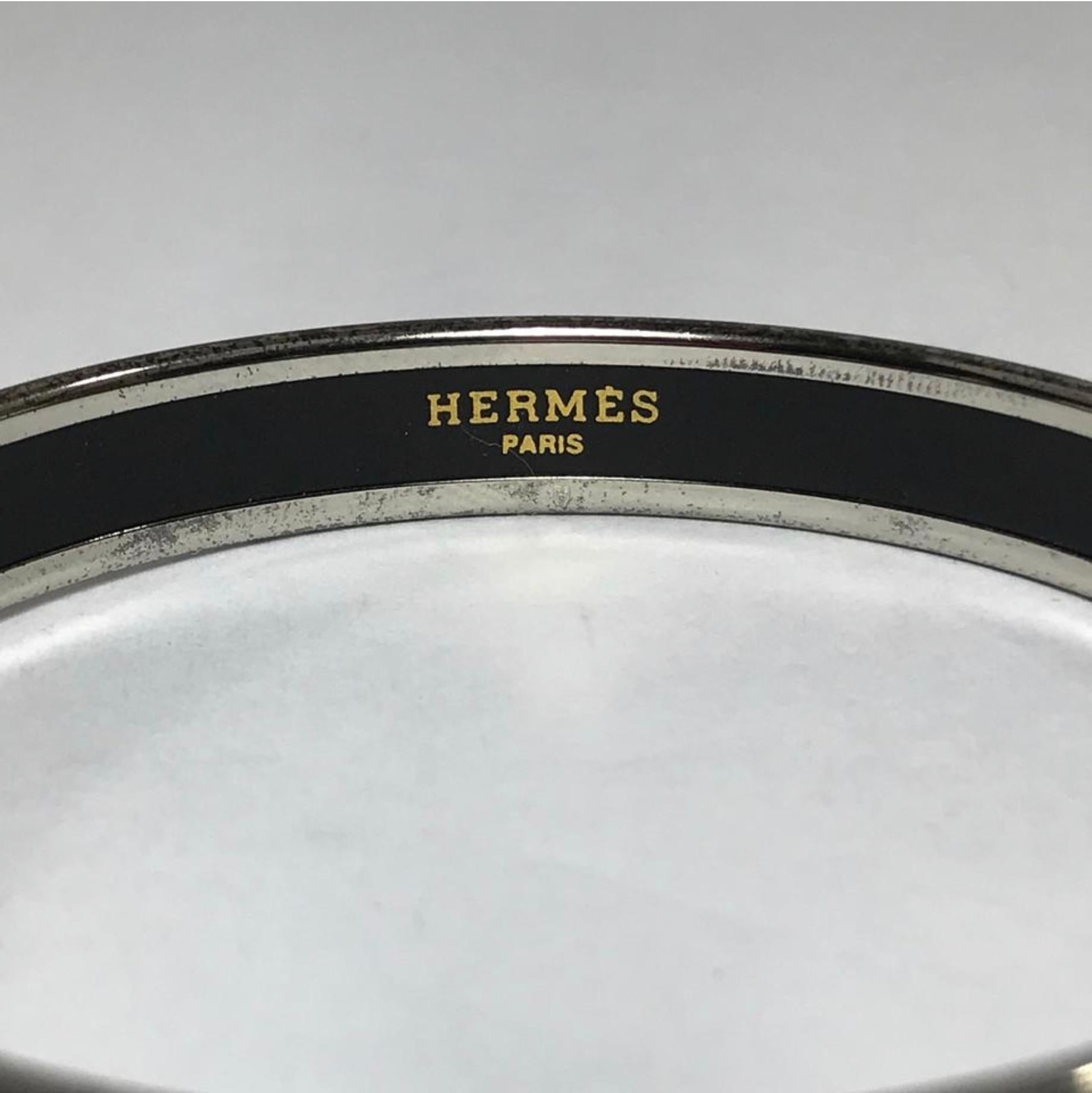 Hermes Horse and Carriage Enamel Bangle in Plain Light Green with Palladium Trim In Excellent Condition For Sale In Saint Charles, IL