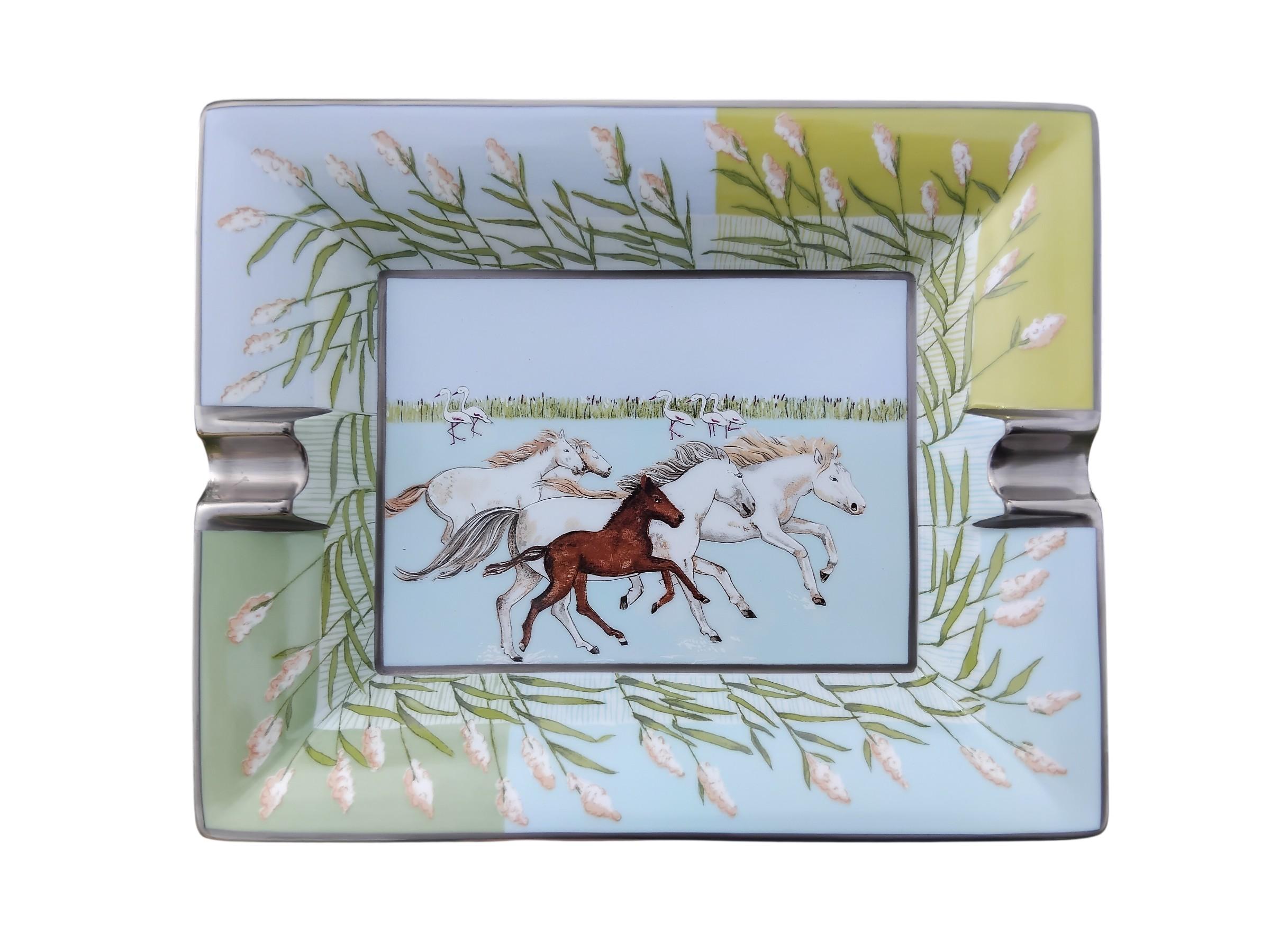 Cenicero para puros Hermès Caballo Bandeja de cambio Porcelana Platino