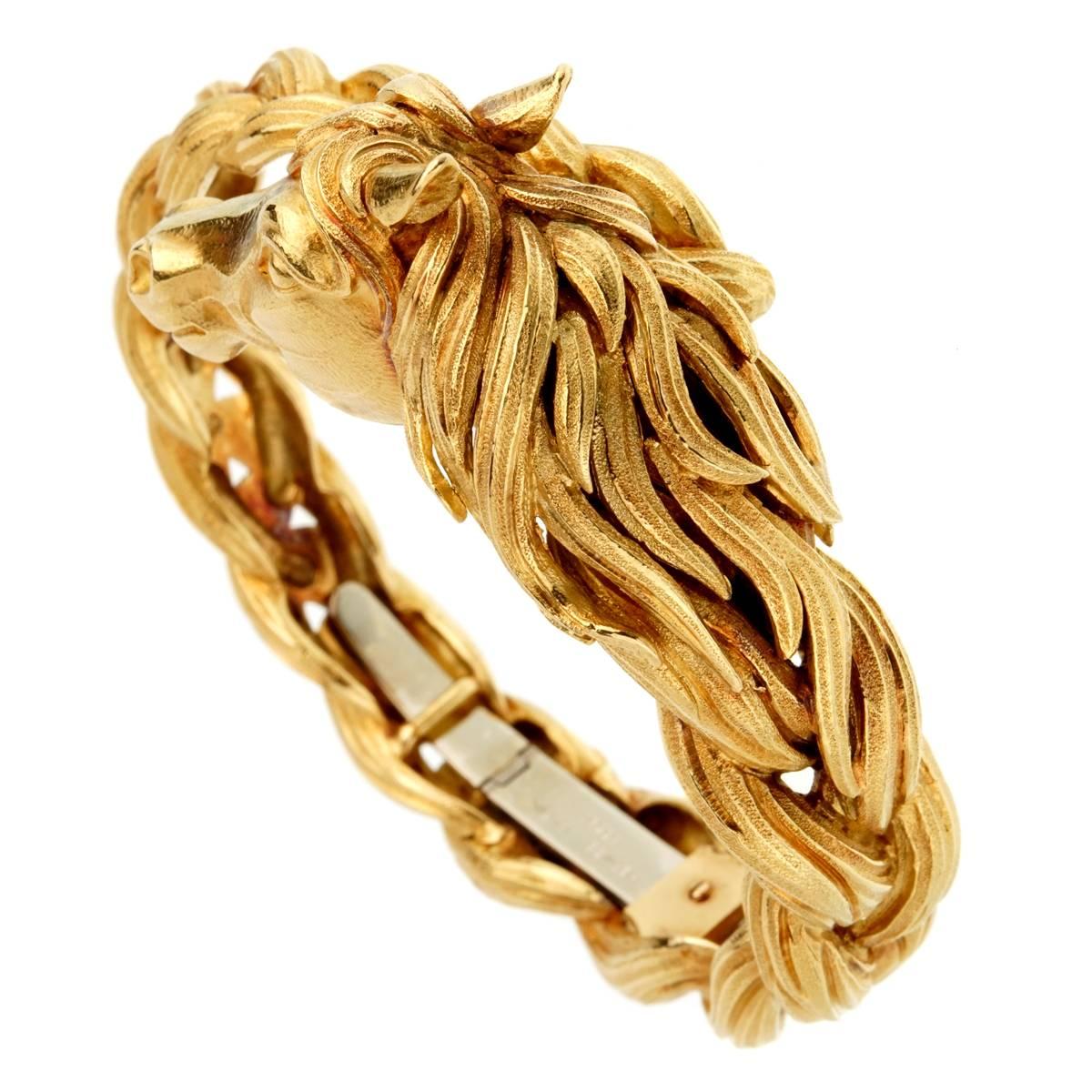 Bracelet jonc Hermès en forme de tête de cheval en or en vente 1