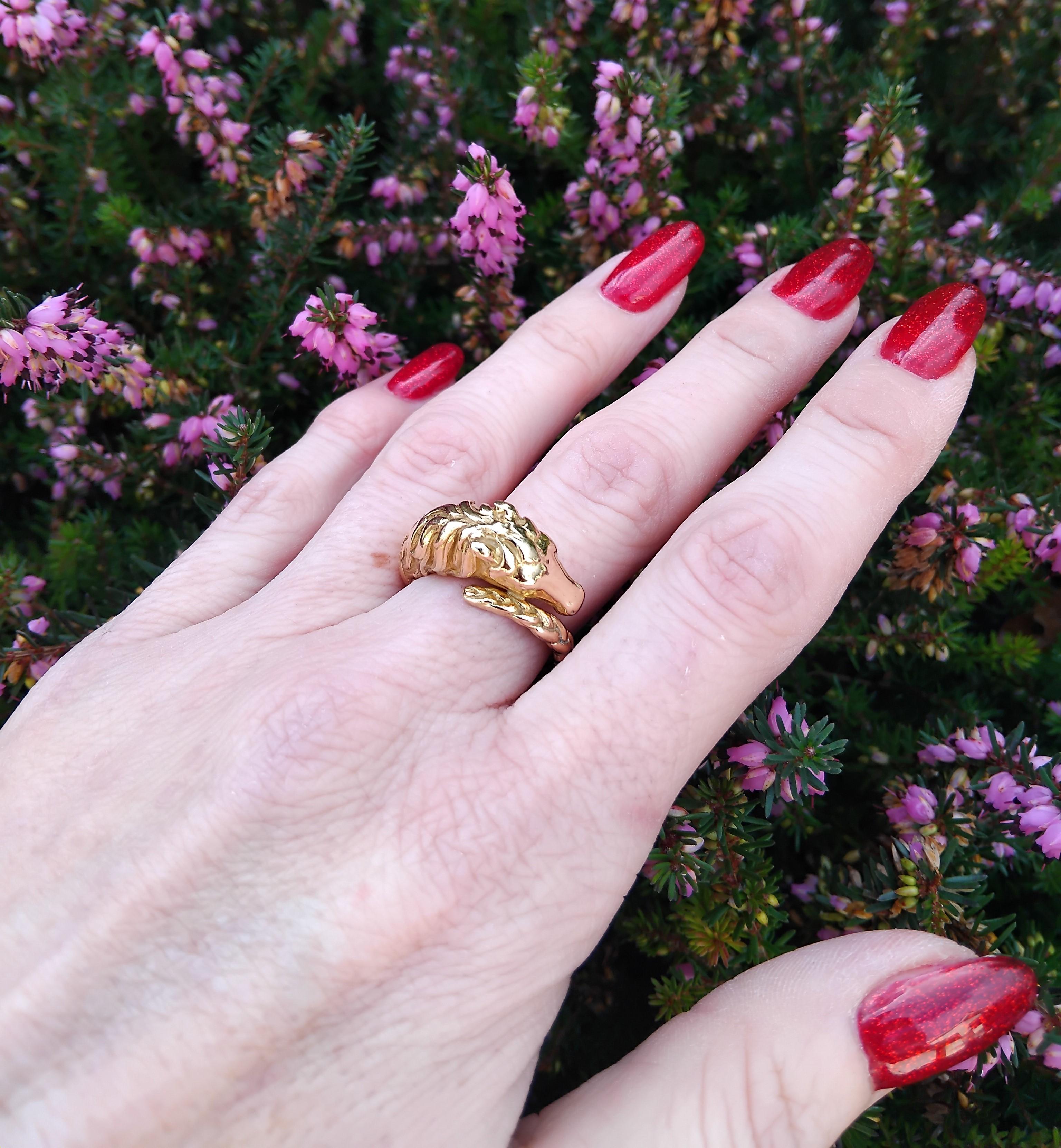 Hermès Horse Shaped Yellow Gold Ring Size 8 For Sale 16