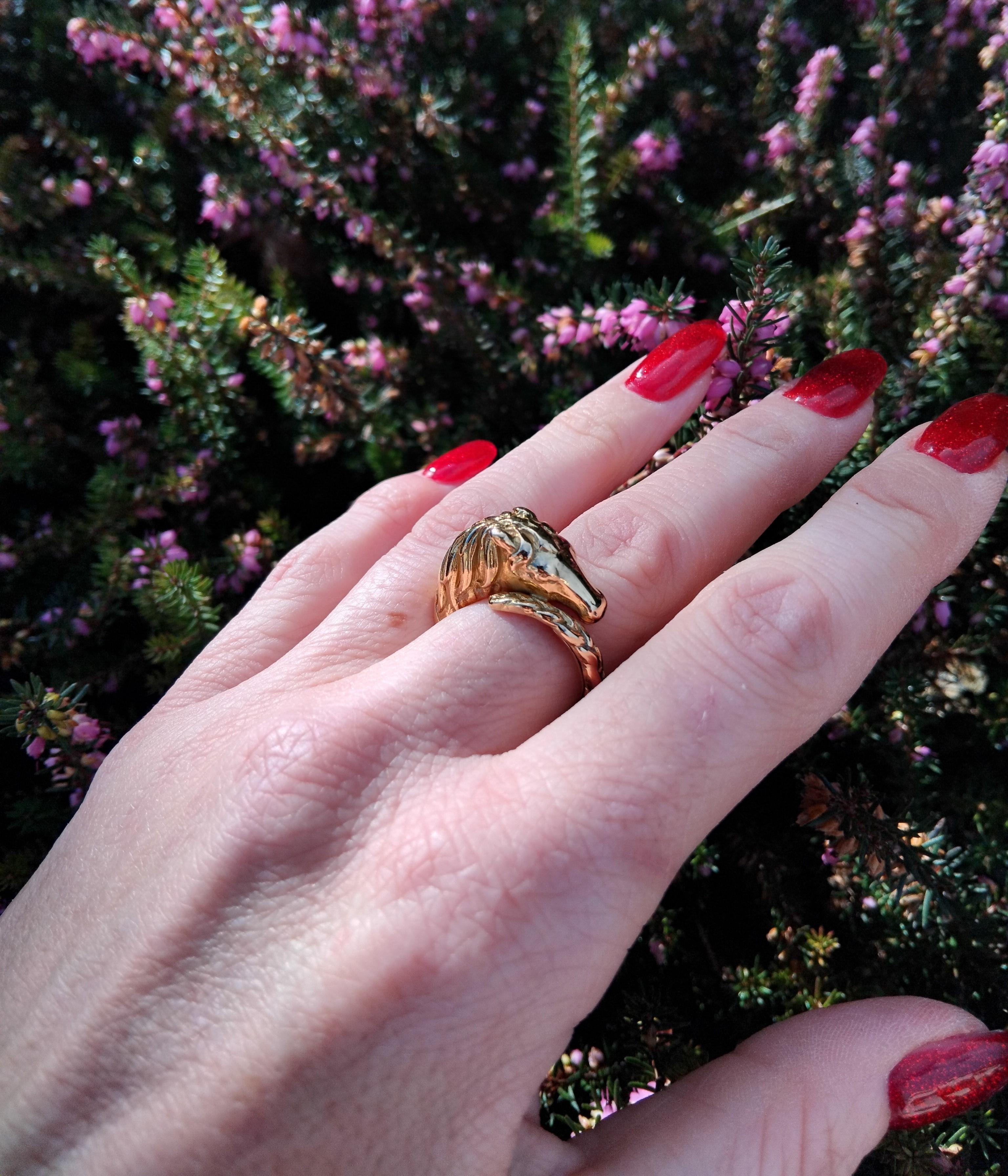 Hermès Horse Shaped Yellow Gold Ring Size 8 For Sale 4