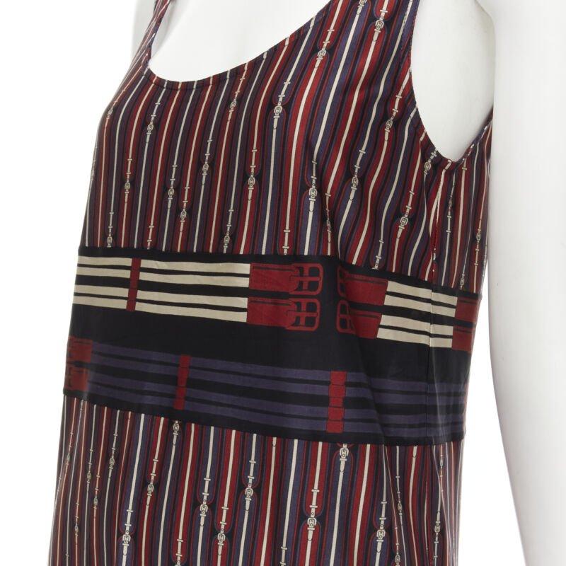 HERMES Fibbia con morsetto rosso e bianco con stampa a collo alto FR38 S
Riferimento: GIYG/A00197
Marchio: Hermes
Materiale: Rayon
Colore: rosso, blu
Modello: Astratto
Prodotto in: Francia

CONDIZIONE:
Condizioni: Eccellente, questo articolo era