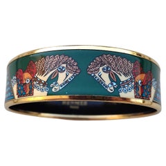 Hermès Horses Print Gold Hdw Enamel Bracelet Size 70 Art des Steppes