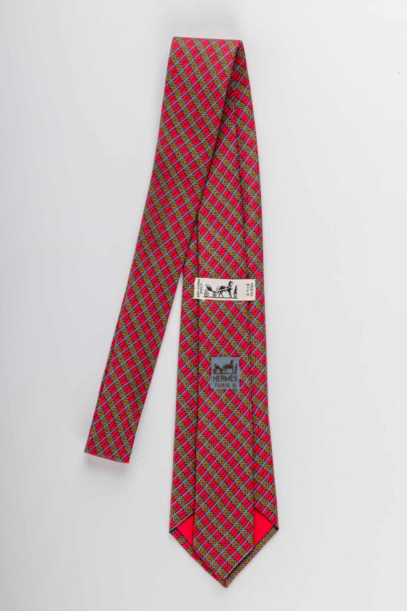 Marron Hermès - Cravate en soie géométrique rose vif en vente