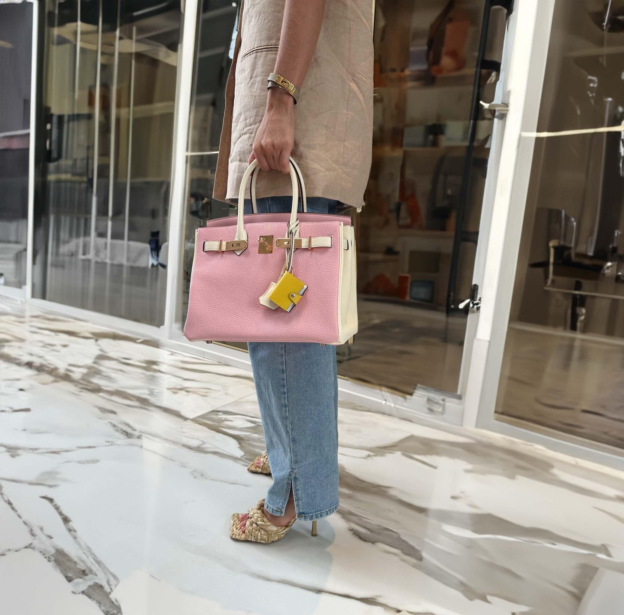 Hermès HSS Birkin 30 Rose Sakura and Craie Clemence with Rose Gold Hardware

The HorseShoe Stamp (HSS) Birkin from Hermès epitomizes the pinnacle of unparalleled luxury and exclusivity. This highly sought-after accessory is accessible solely to an