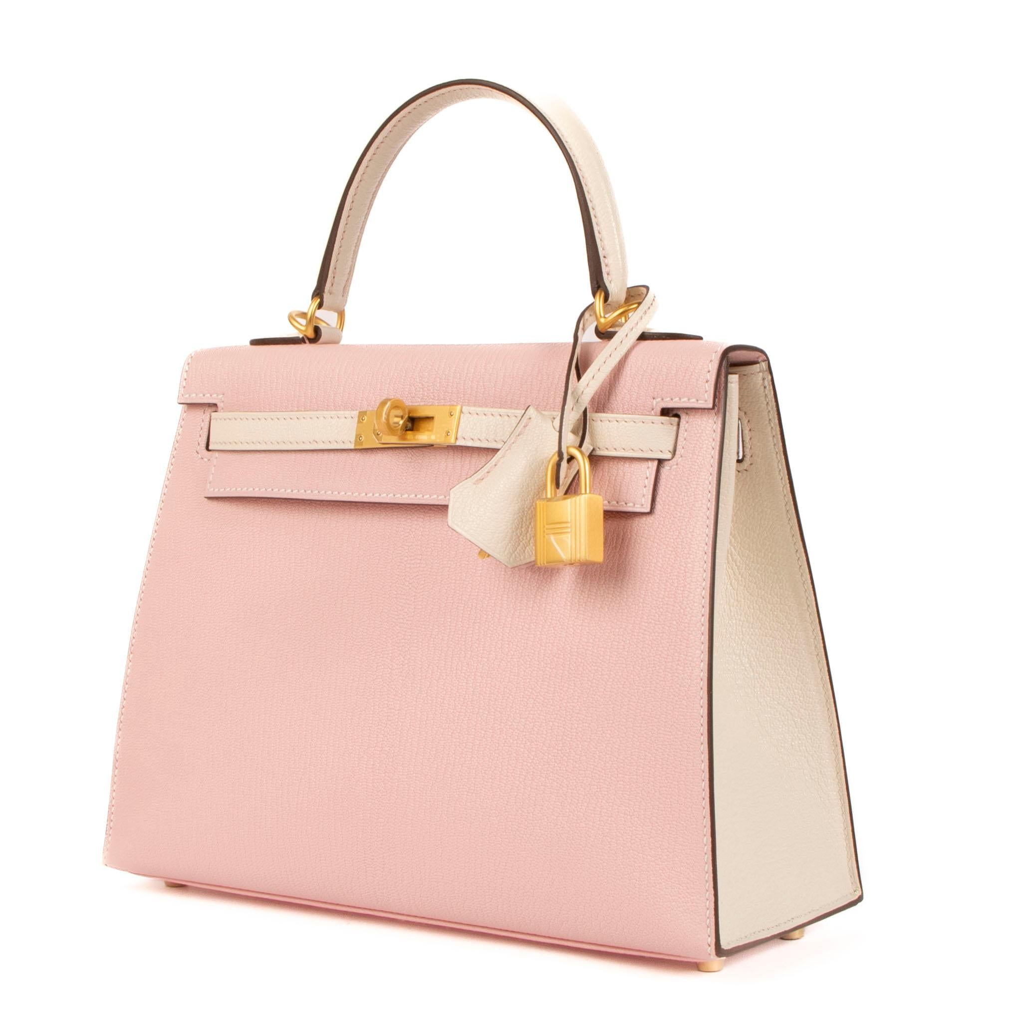 Hermès HSS Kelly 25 Rose Sakura/Nata Chèvre Mysore BGHW In New Condition For Sale In Antwerp, BE