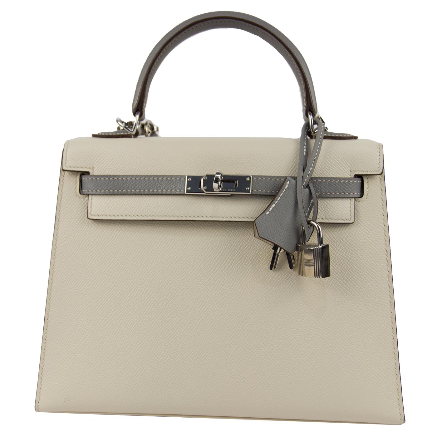 Hermes HSS Kelly Sellier 25 Craie/Gris Mouette Epsom Brushed Palladium Hardware In Good Condition For Sale In Aventura, FL