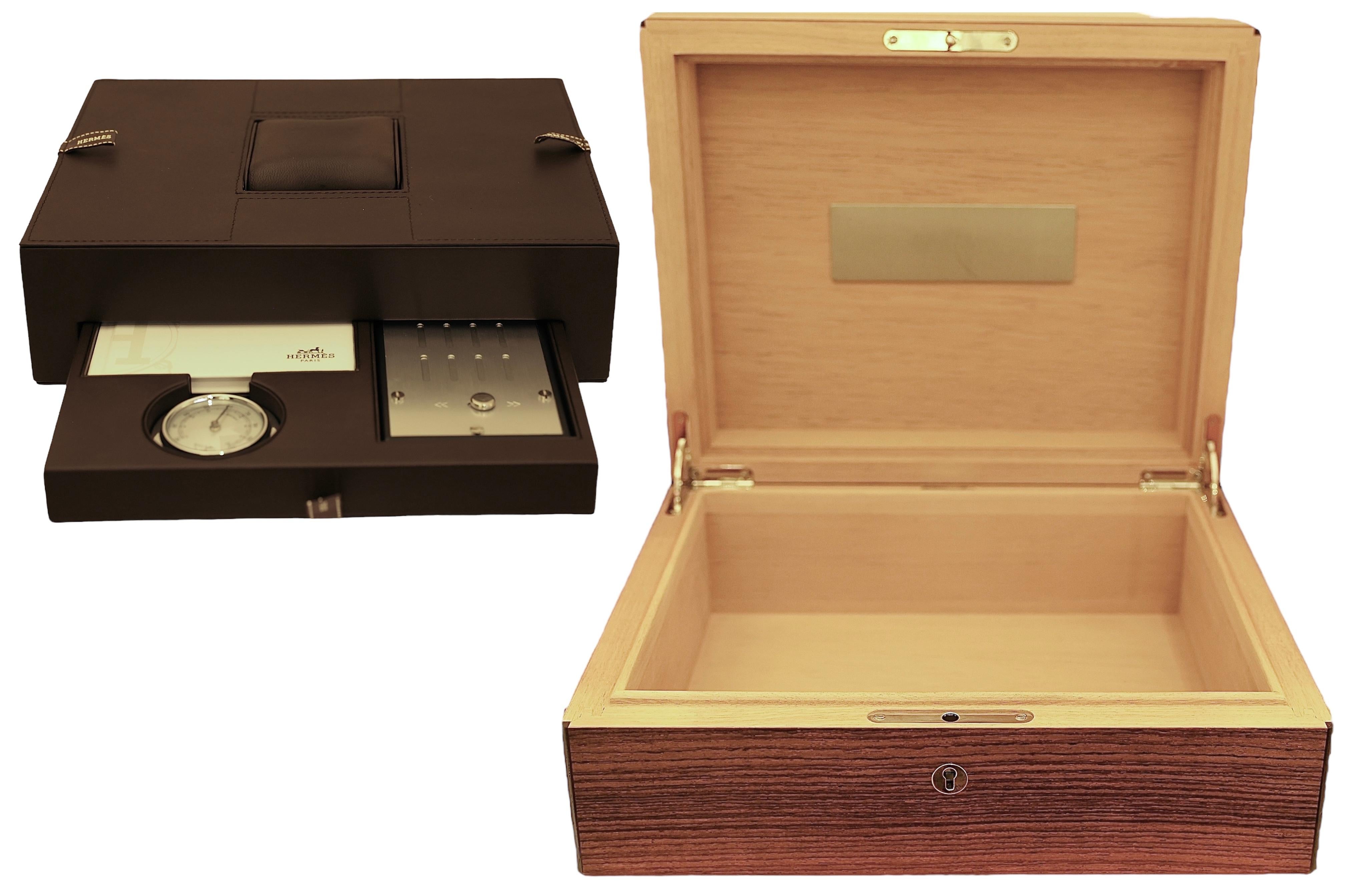 Hermès Humidor never used !

Measurements : 30 cm wide, 24.5 cm length, depth 11.5 cm