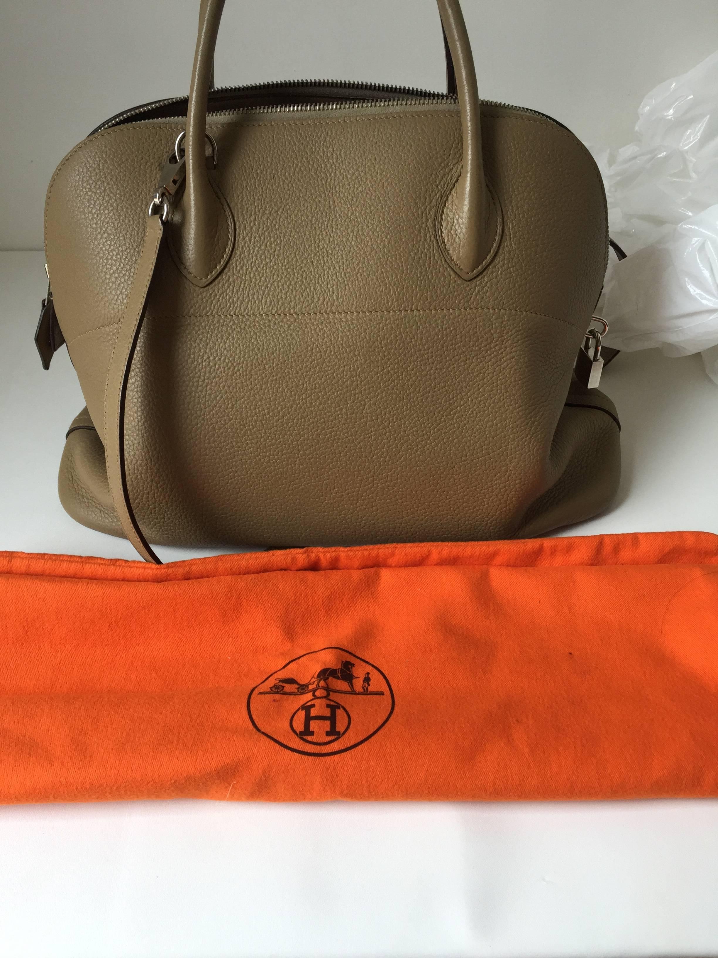 Hermes Iconic  Bolide 35 Bag In Good Condition In Port Hope, ON