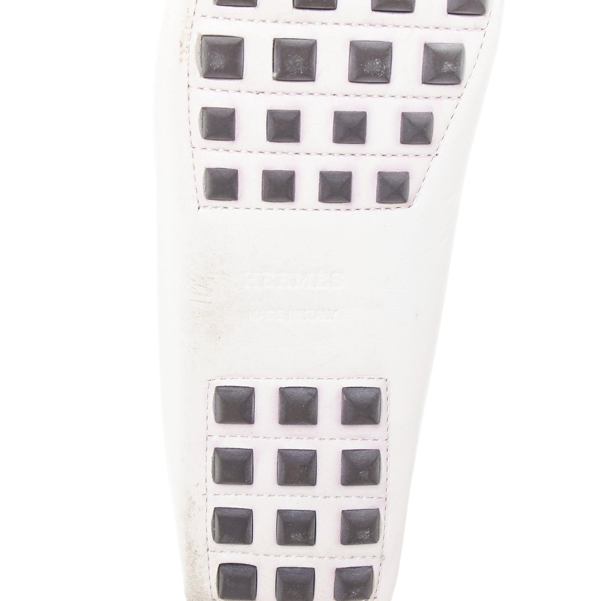 HERMES Irving mocasines de cuero swift blanco con tachuelas plateadas EU35.5 en venta 5