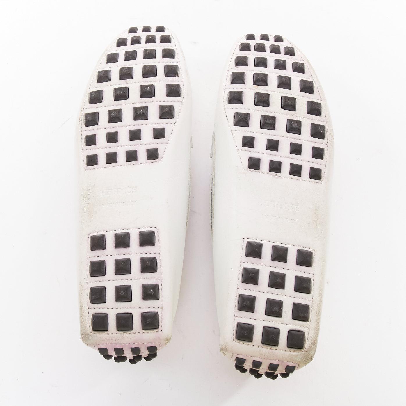 HERMES Irving mocasines de cuero swift blanco con tachuelas plateadas EU35.5 en venta 6
