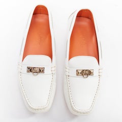 HERMES Irving weißes Swift-Leder silberne Nieten-Loafer EU35.5