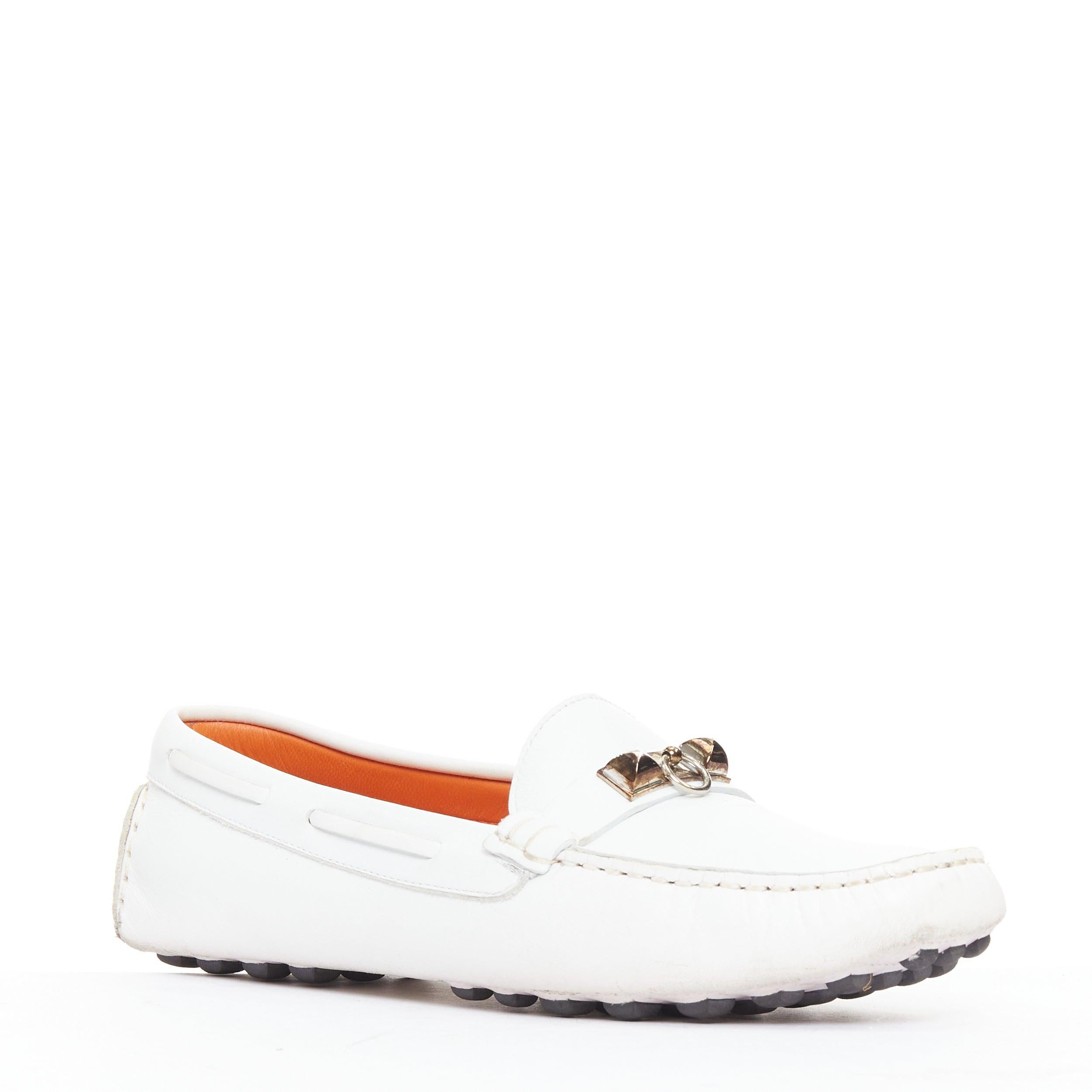 HERMES Irving mocasines de cuero swift blanco con tachuelas plateadas EU35.5 Gris en venta